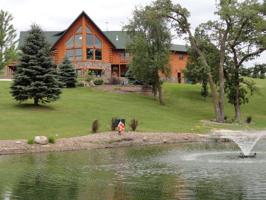 Cabins In Iowa 10 Places To Rent For Outdoors Views Pools And More