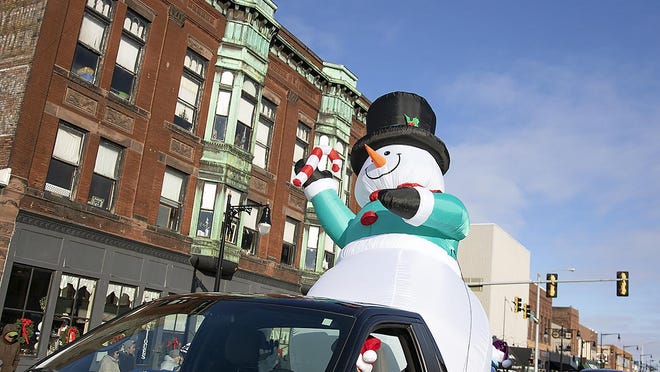 Galesburg Downtown Council Vows To Brighten Holiday Nights