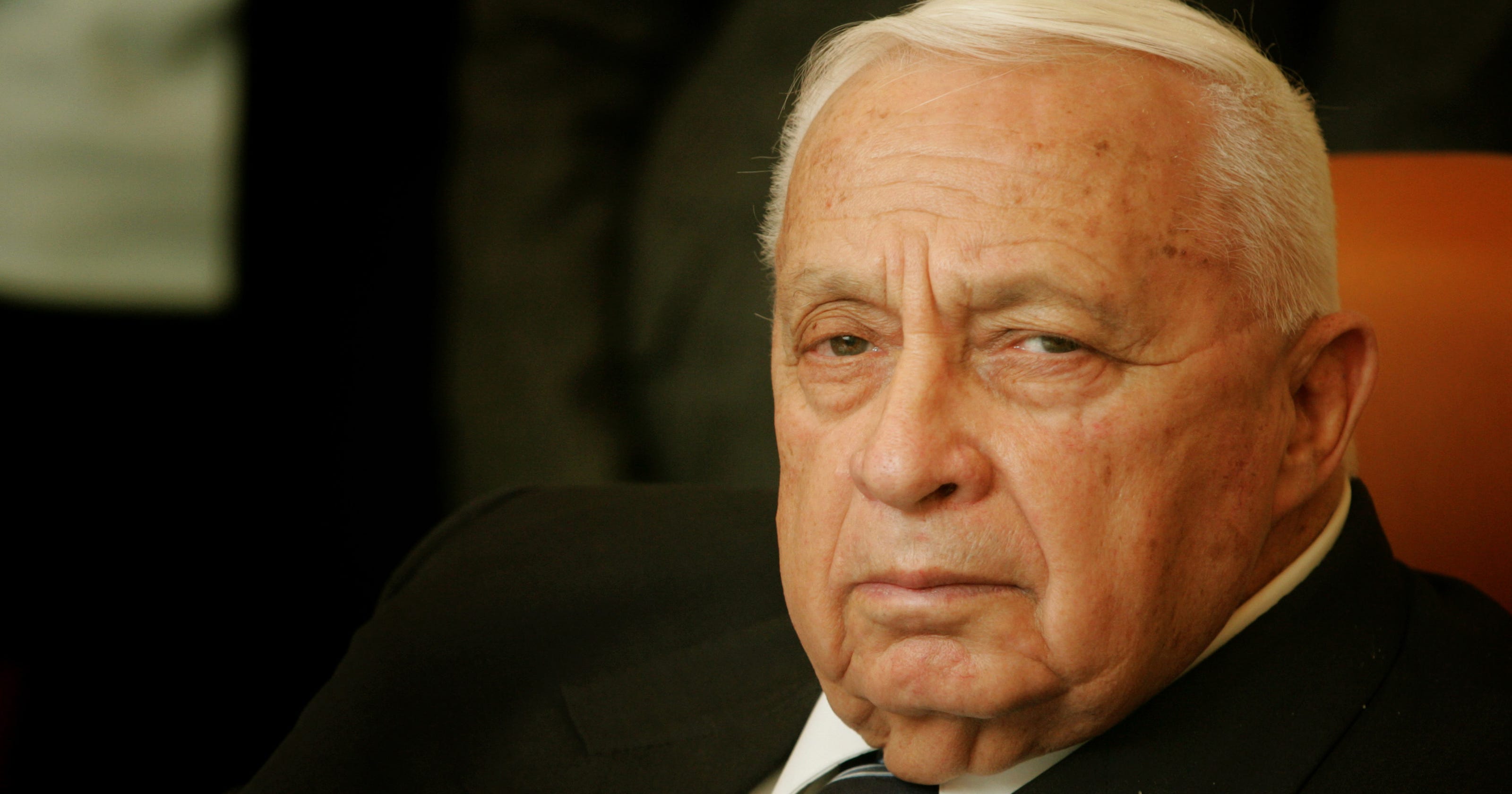 Thousands say farewell to Israel's Ariel Sharon