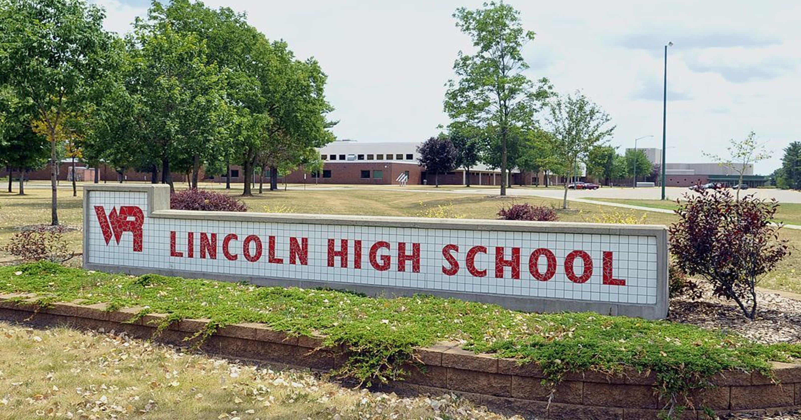 Lincoln High School Lockdown Restroom Noise Prompts Lockdown 