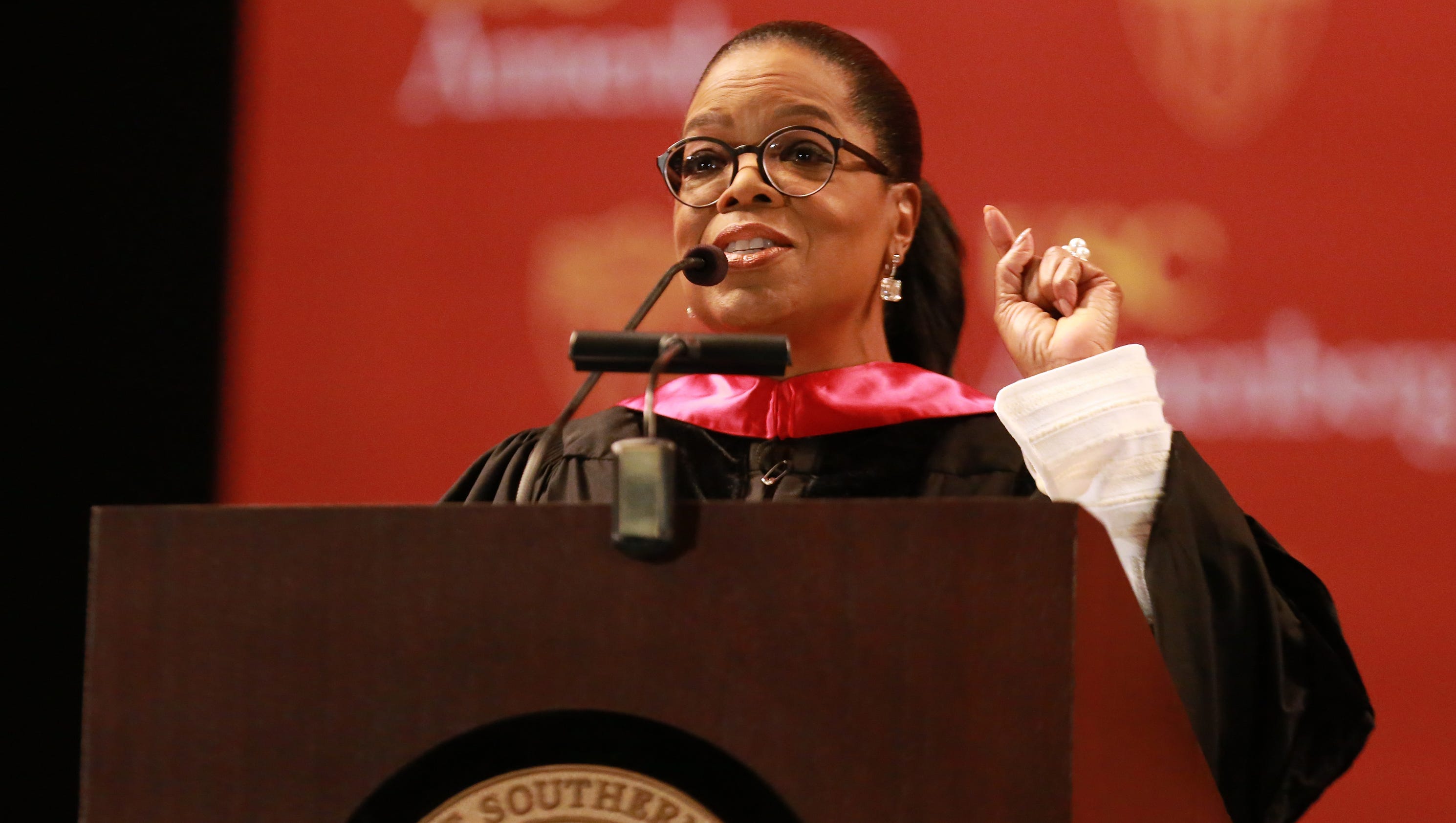 Oprah Winfrey Condemns Fake News In Usc Commencement Speech