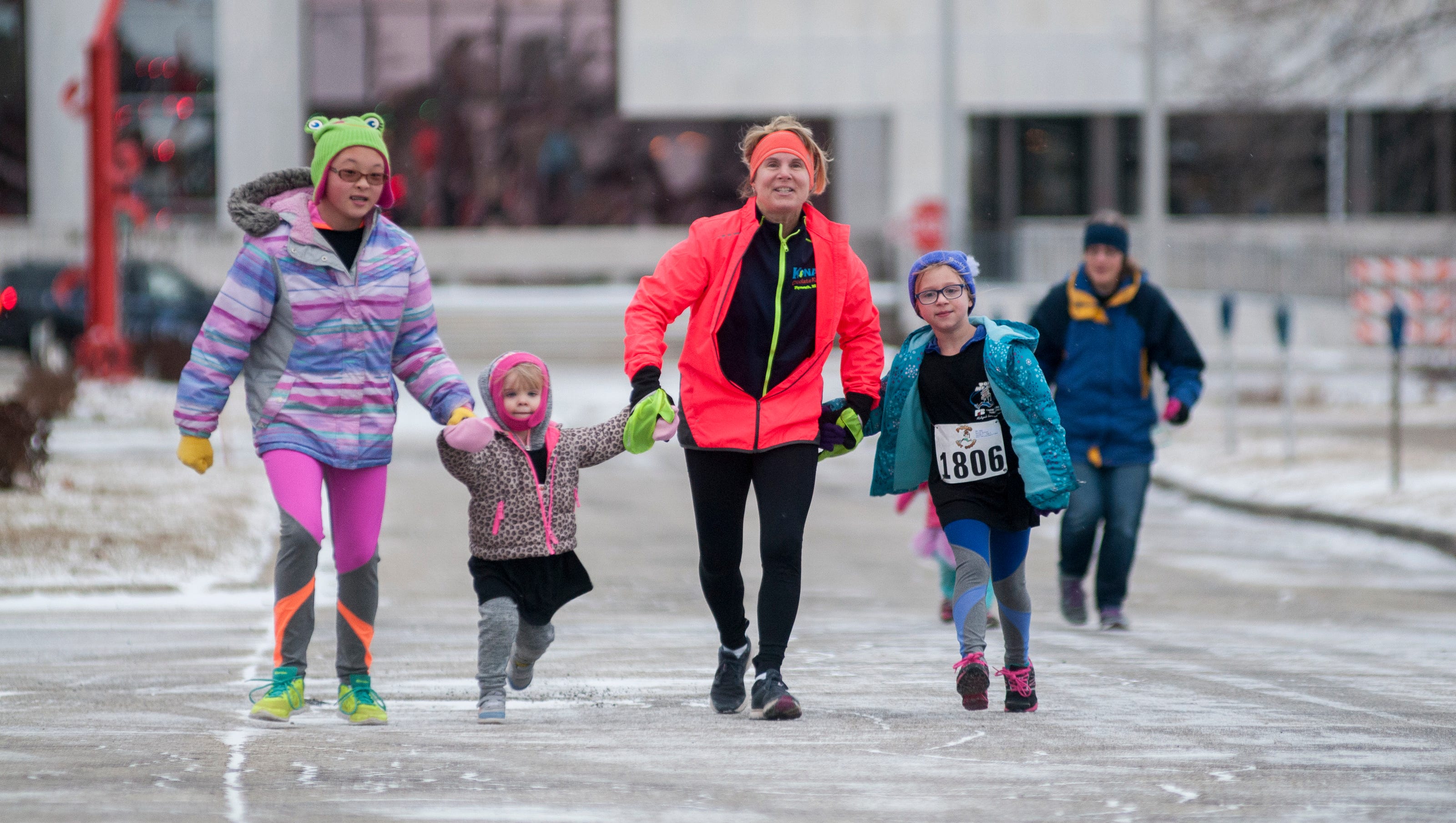 Annual PoHo Hot Cocoa run brings in 1,200 chocolate enthusiasts