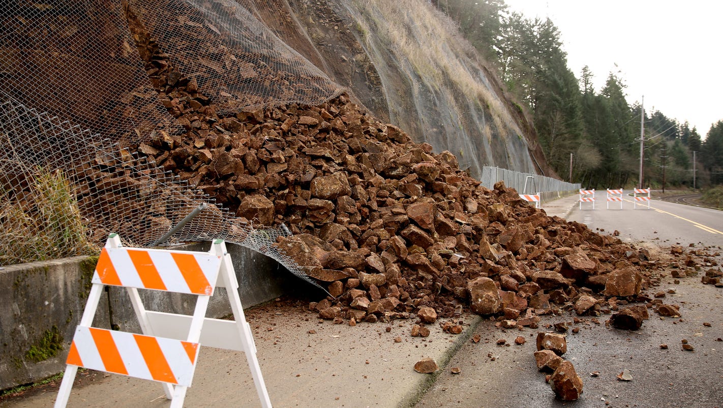 Rock slide closes part of River Road S