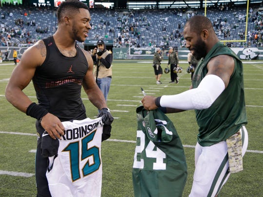 Jersey Swap Nfl Players Share Shirts Off Back