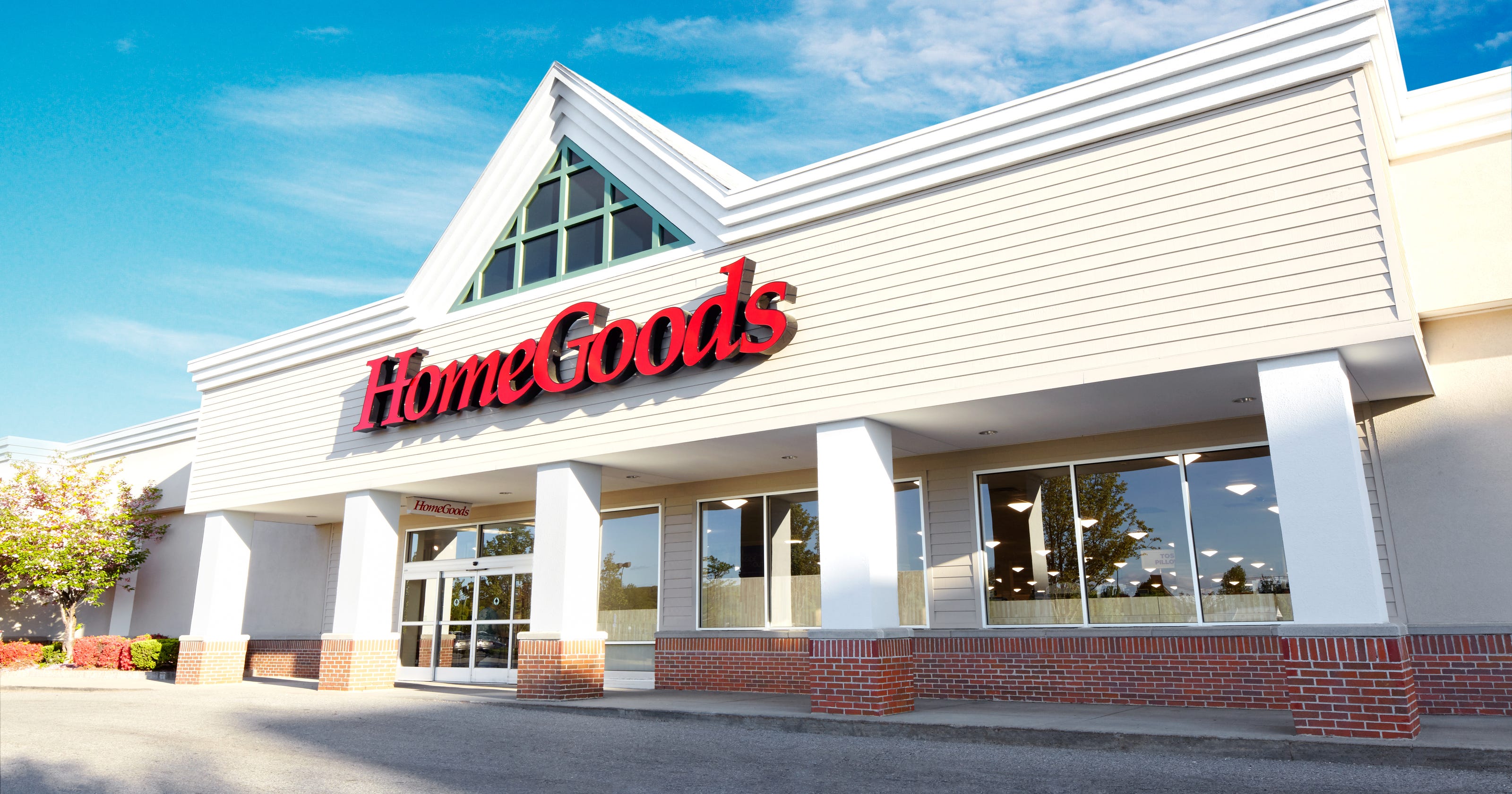 HomeGoods, other stores get ready to open at Brick Plaza