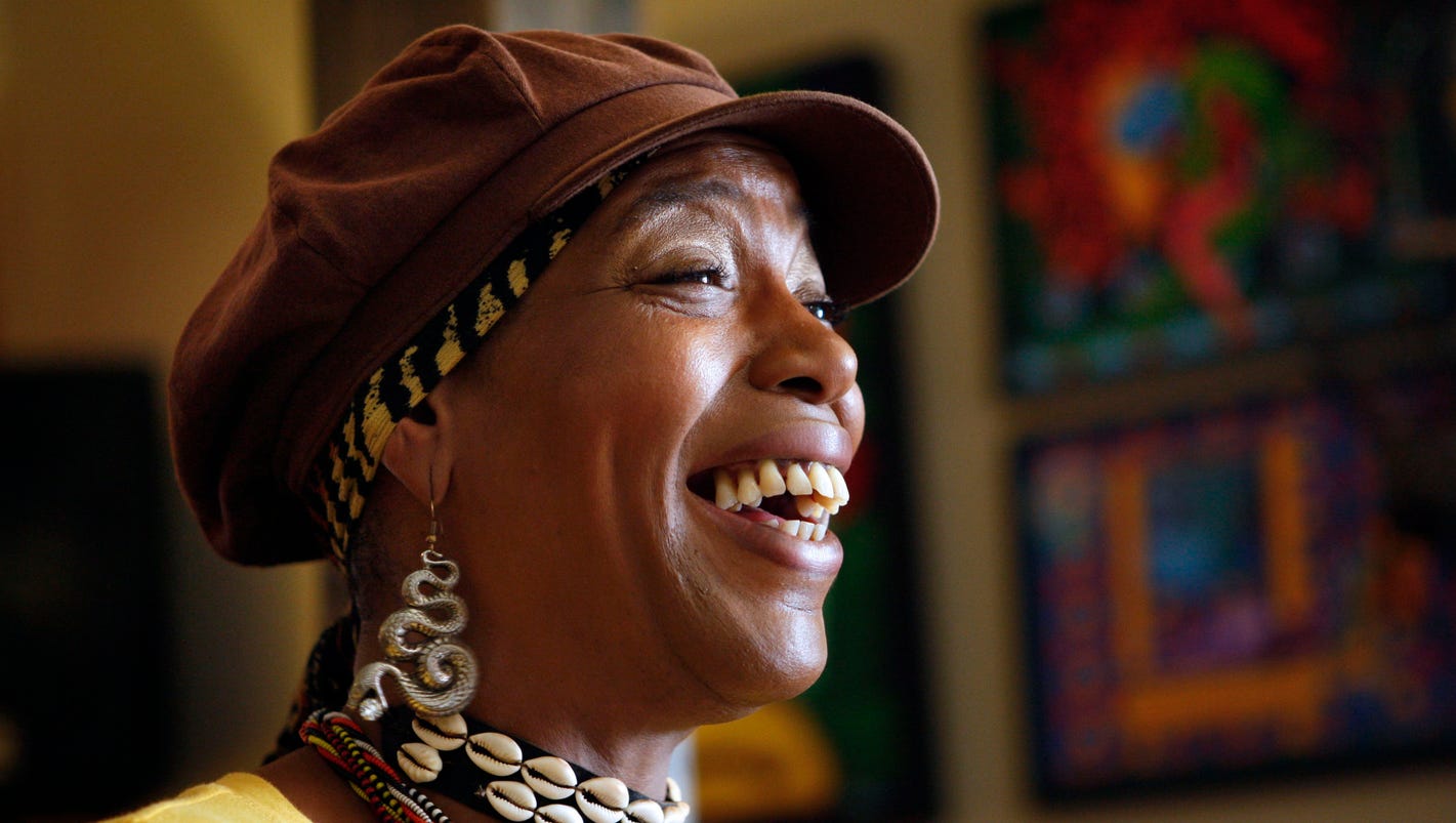 Famed Infomercial Psychic Miss Cleo Dies At 53