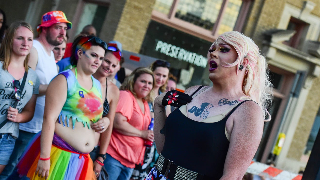 Des Moines Pridefest supporters react to Orlando mass shooting on