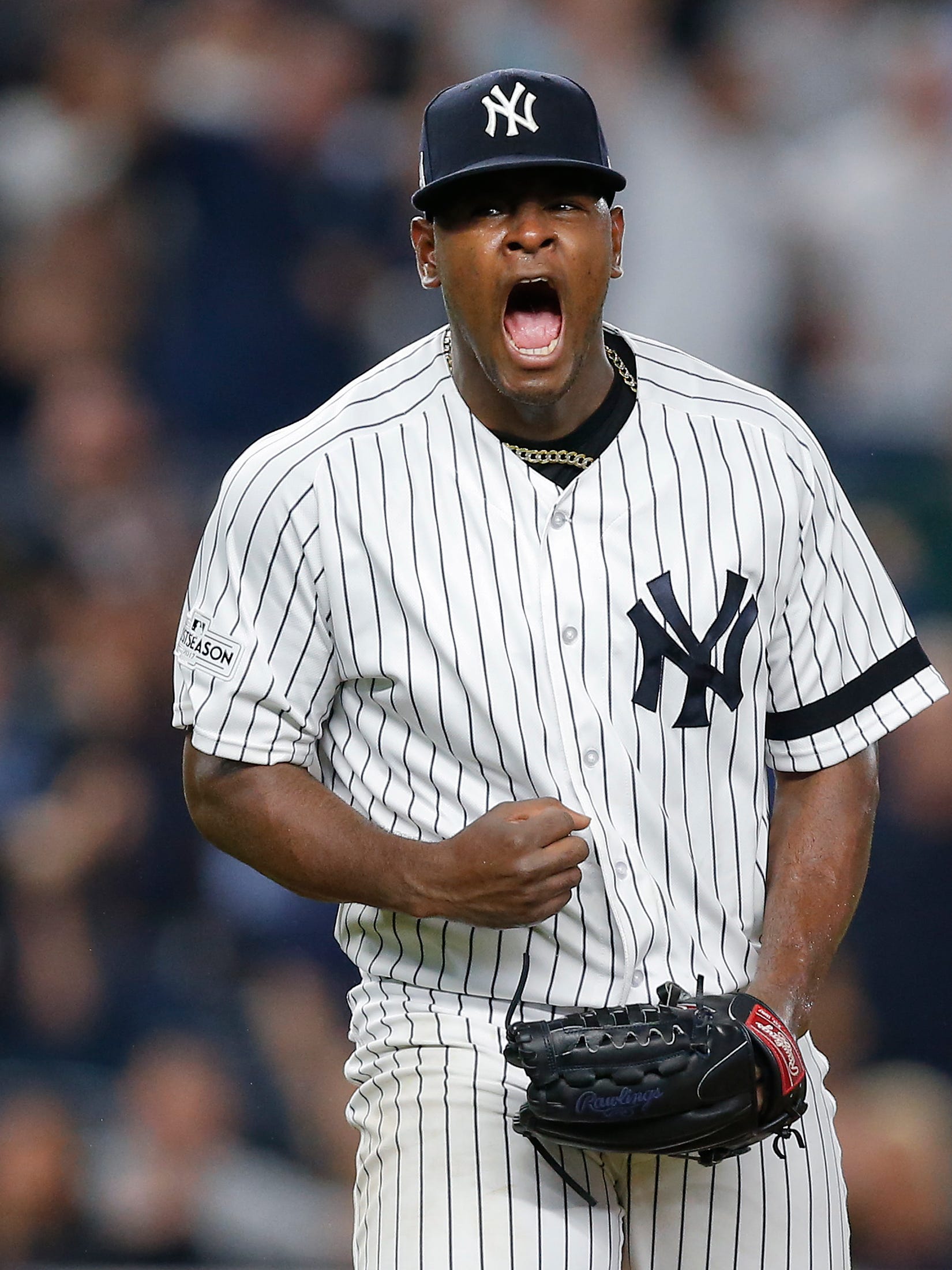 Yankees' Luis Severino exits with shoulder injury