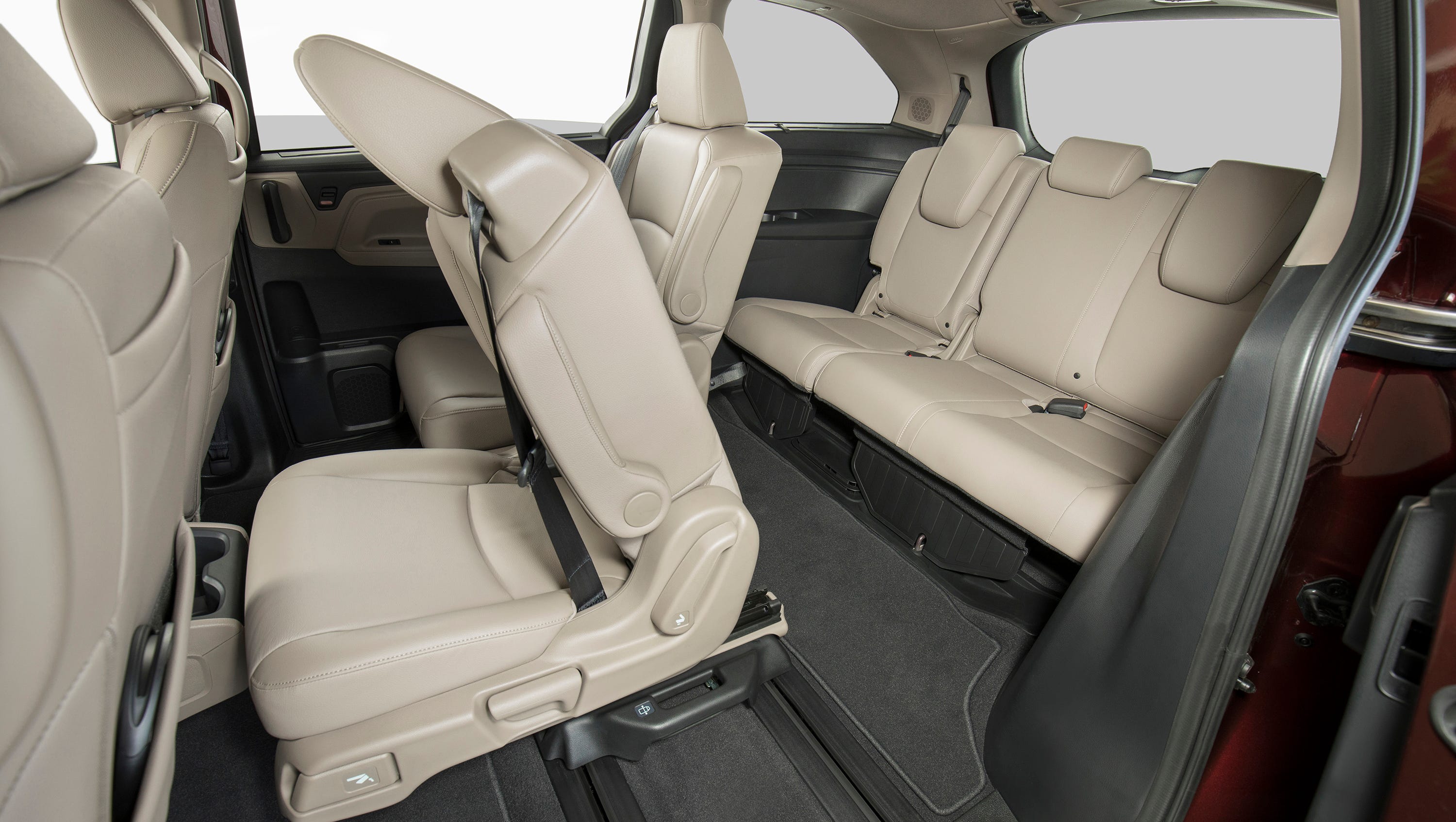 R1S 2nd Row seatbetls | Rivian Forum - R1T R1S R2 R3 News, Specs ...