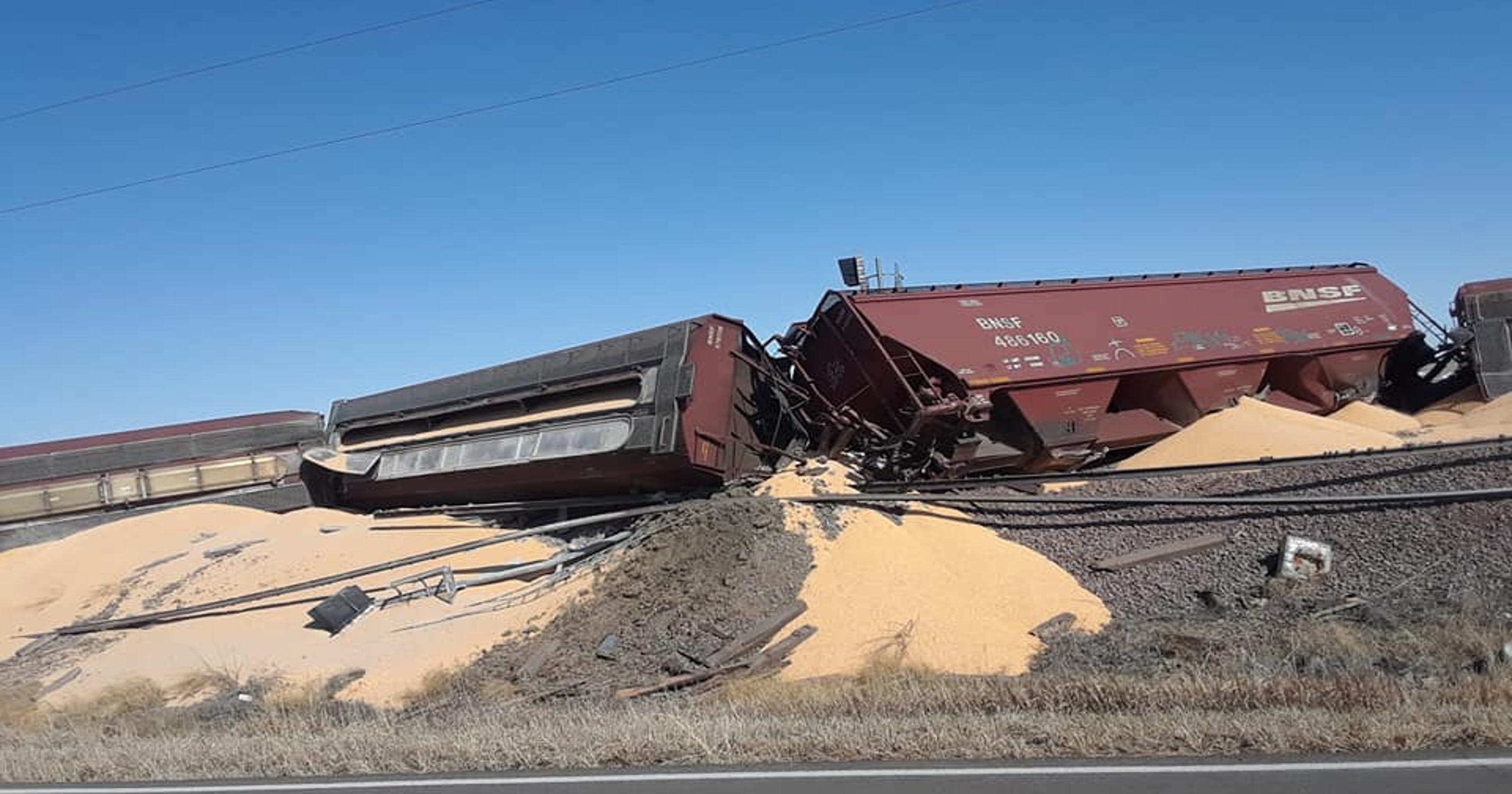 Train derails Saturday morning in eastern Montana near Oswego