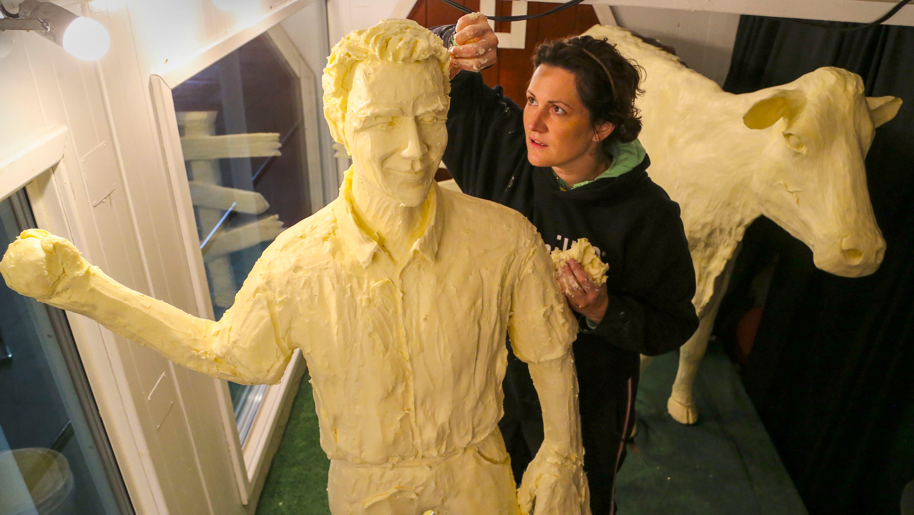 5 photos Iowa State Fair butter sculptures in the making