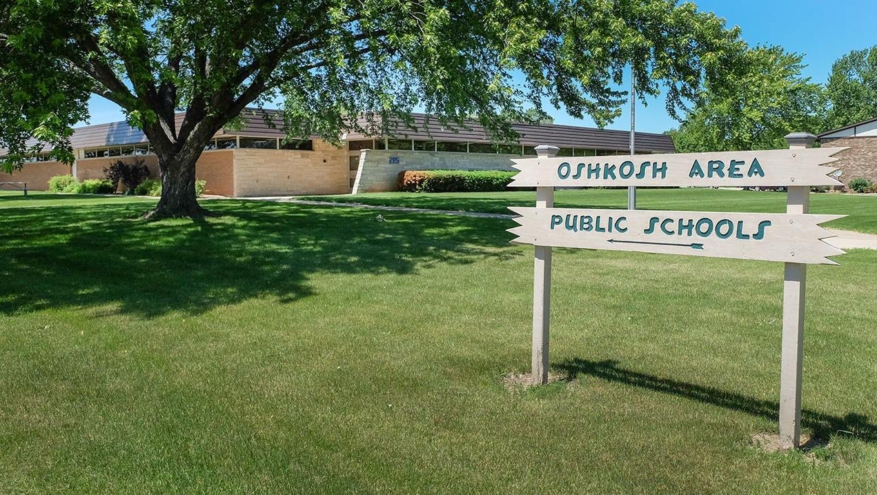 Oshkosh schools approve teacher pay model changes