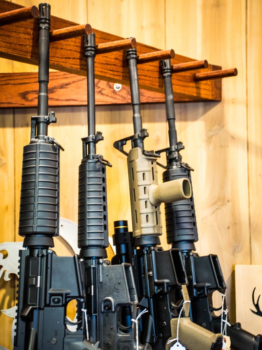 Deerfield, Illinois bans assault rifles including AR-15 after Parkland