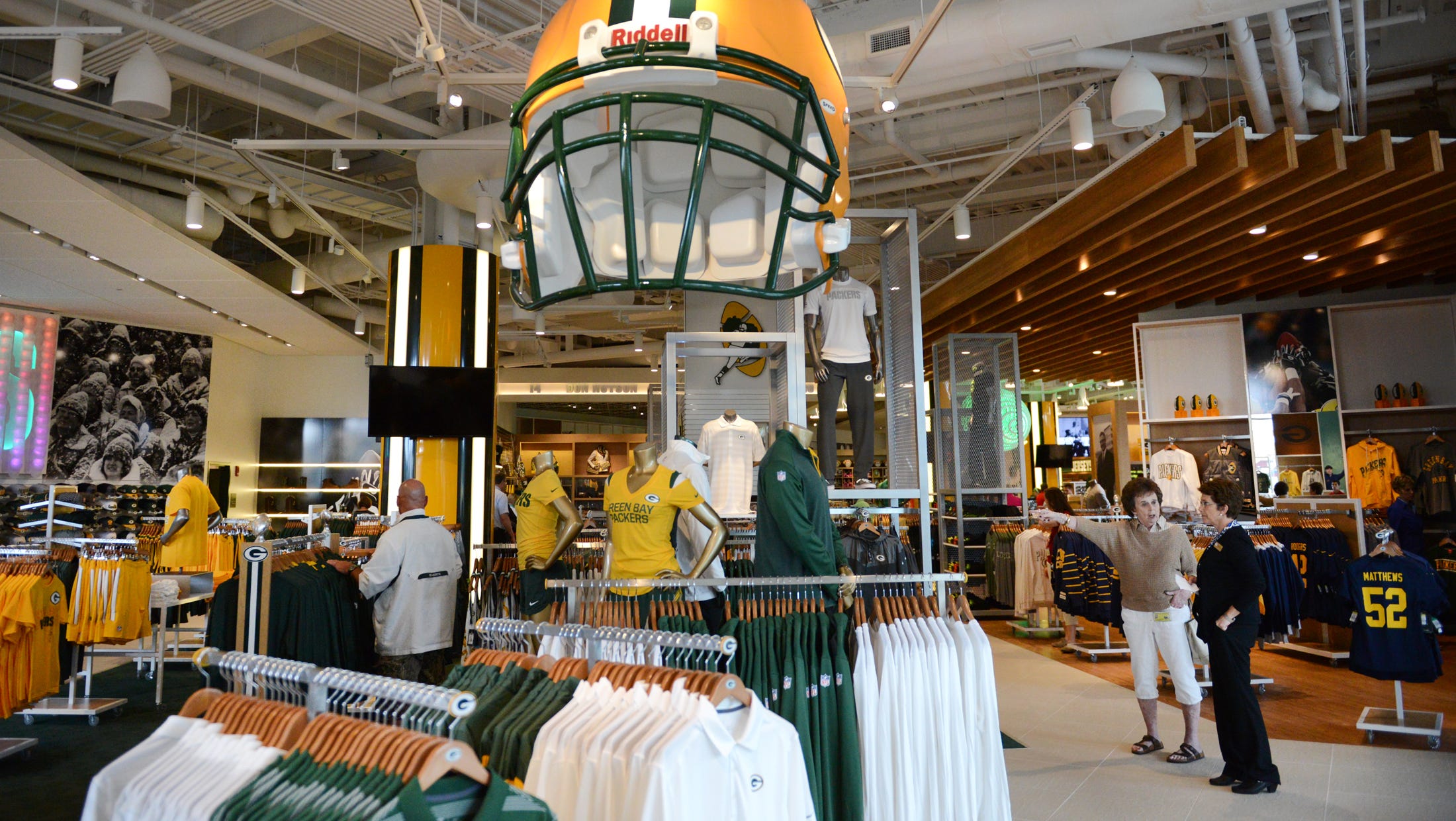 Green Bay Packers Gifts, Souvenirs, and Clothing - Packer Gear and