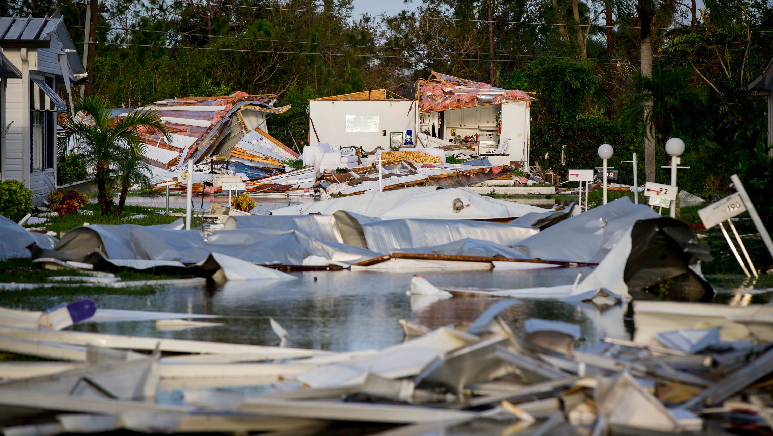 Irma Weakens Chainsaws Buzz In Battered Florida 8514