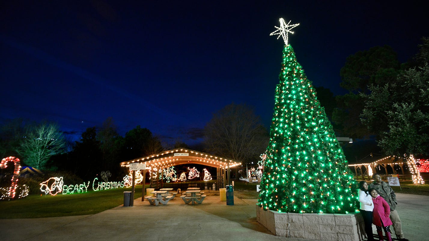 Montgomery Zoo gets ready for Christmas Lights Festival