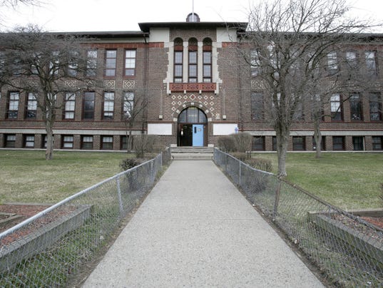 Detroit forgives DPS debt in exchange for empty schools