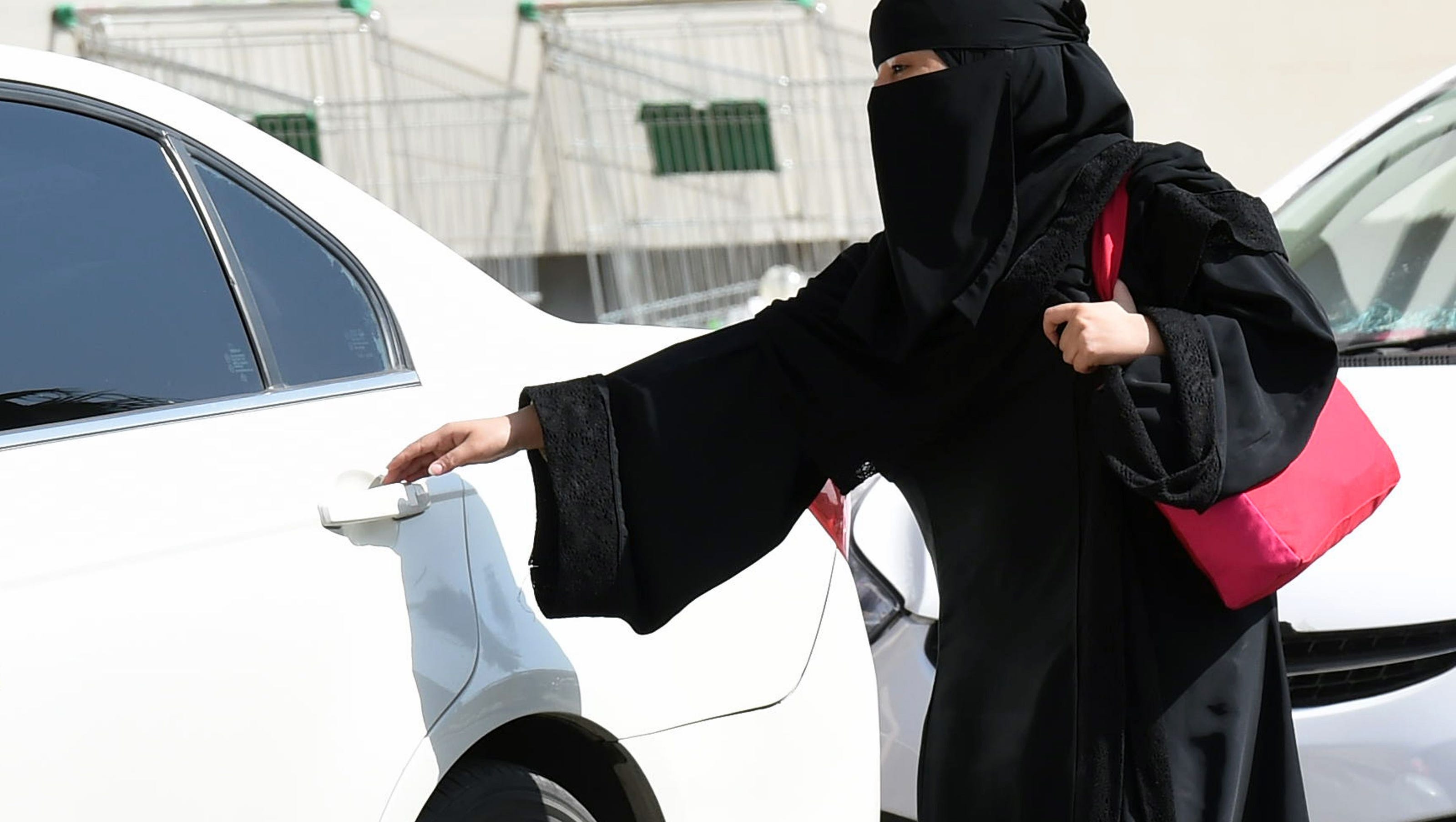 Saudi Arabia Women Still Cant Do These 6 Things