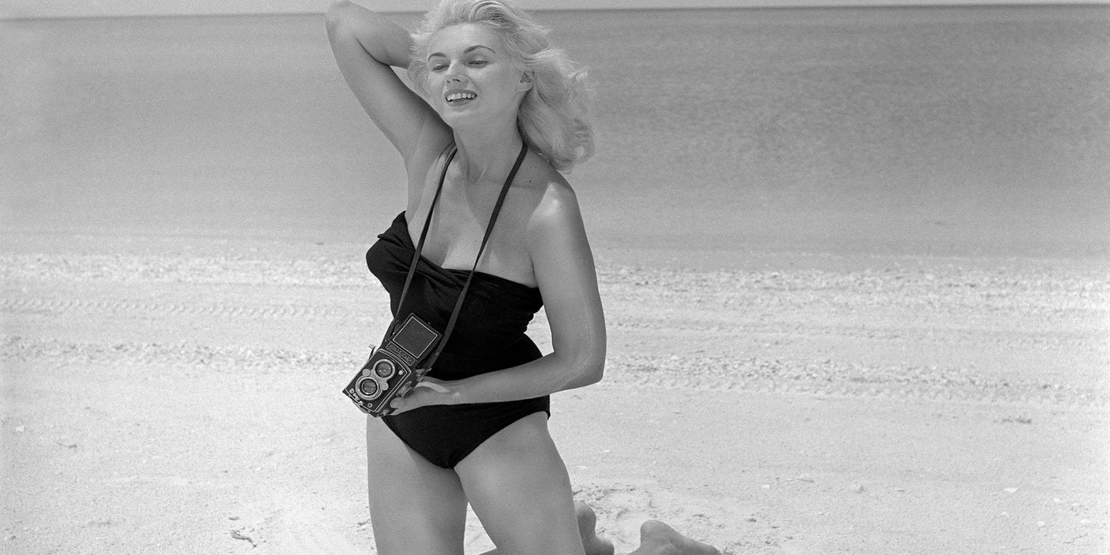 Erin Richards Legs And Feet - Pin-up photographer Bunny Yeager dies at 85