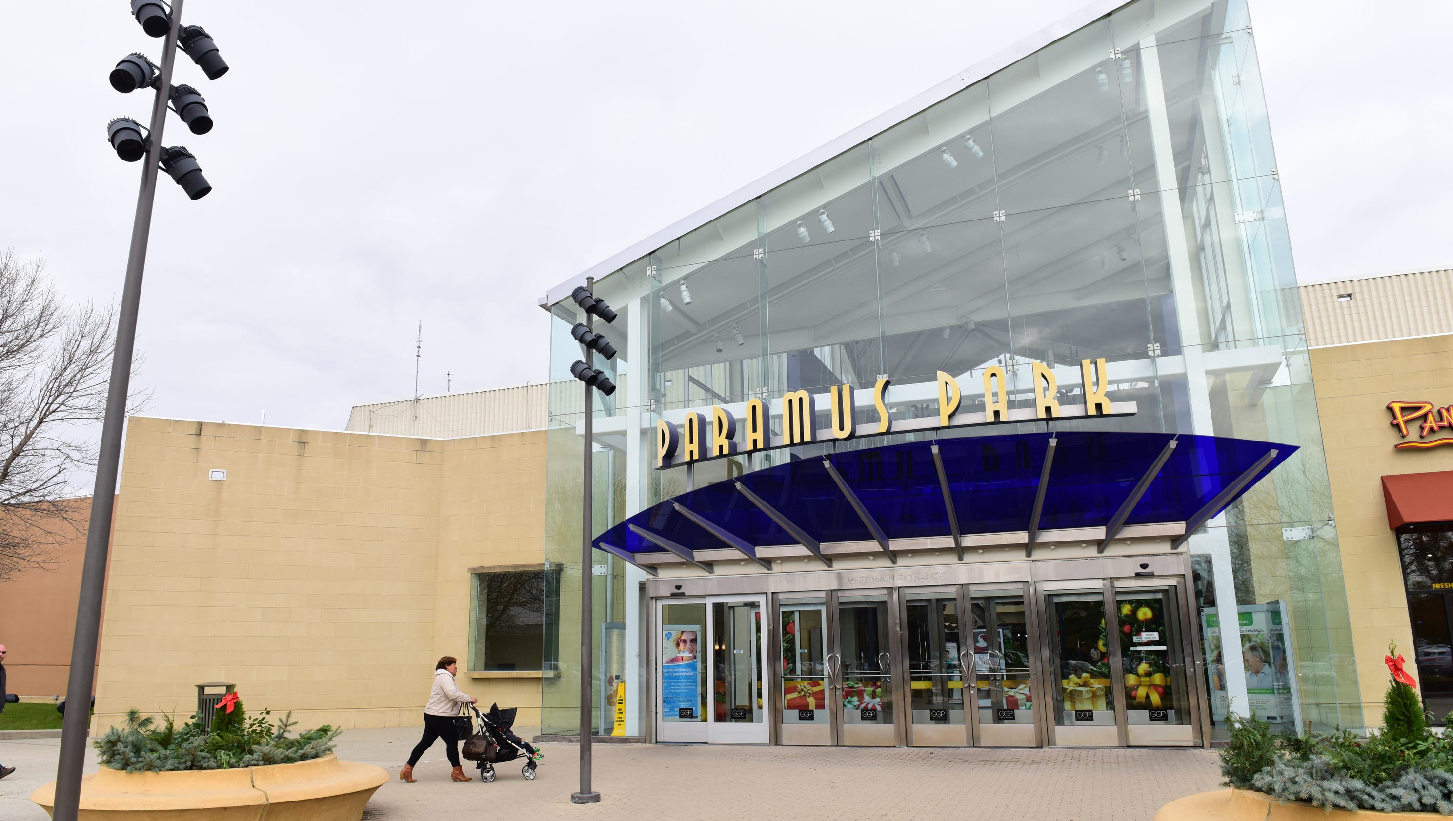 Mallville USA: Paramus malls at a turning point