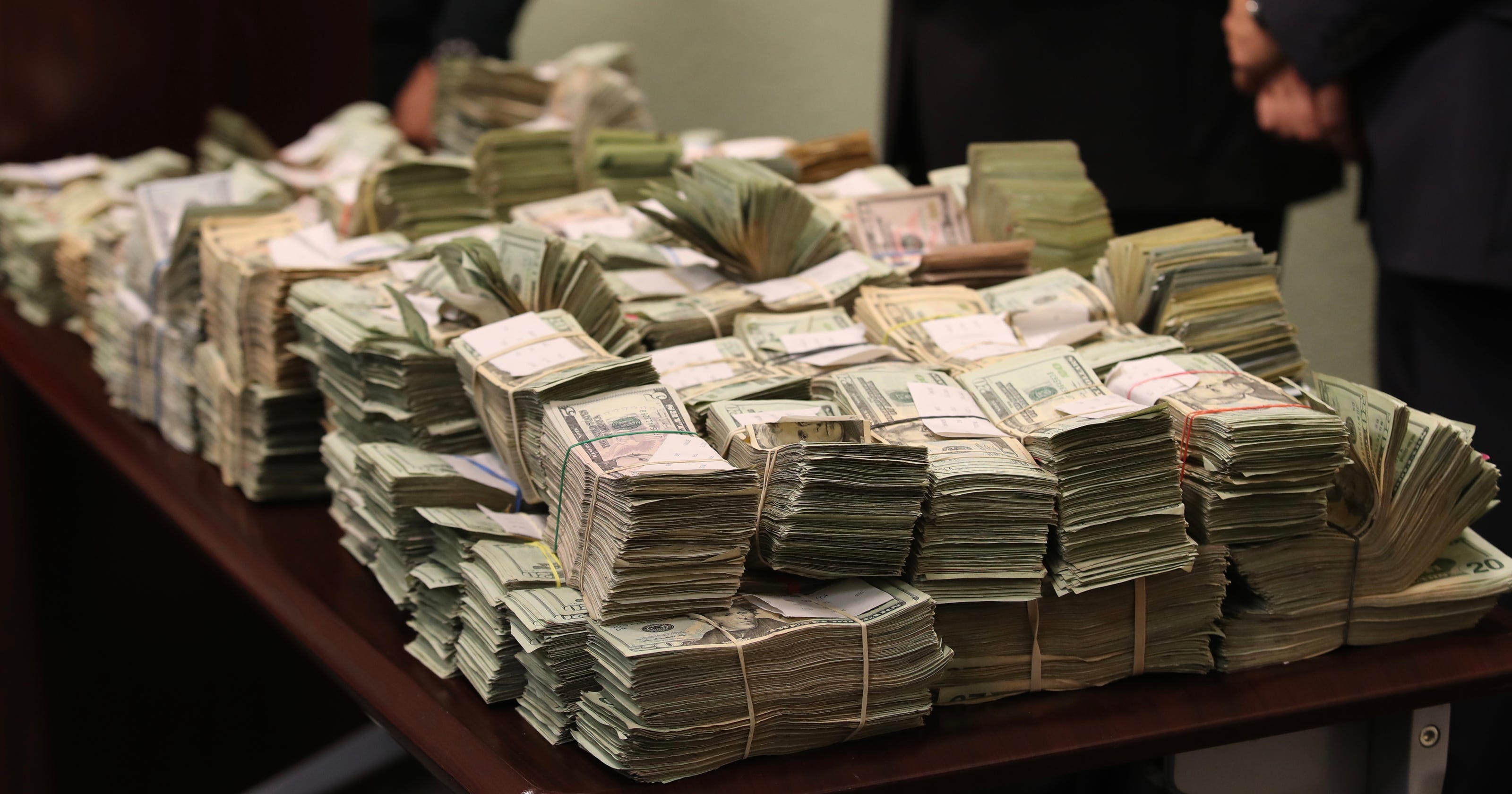 Mississippi town misspent $500K in seized drug money, state auditor says