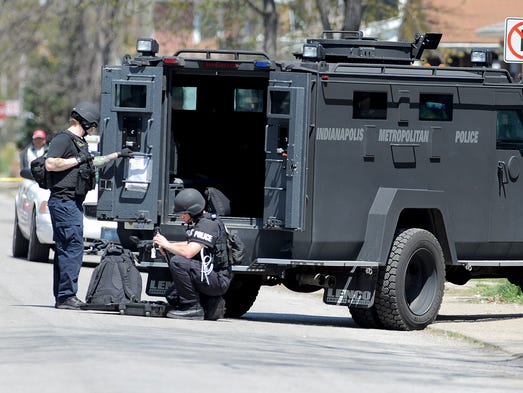 Man surrenders after standoff with SWAT team