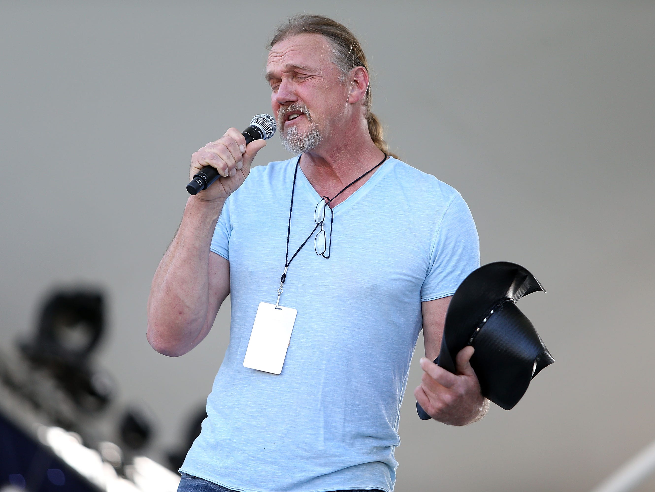 new trace adkins show