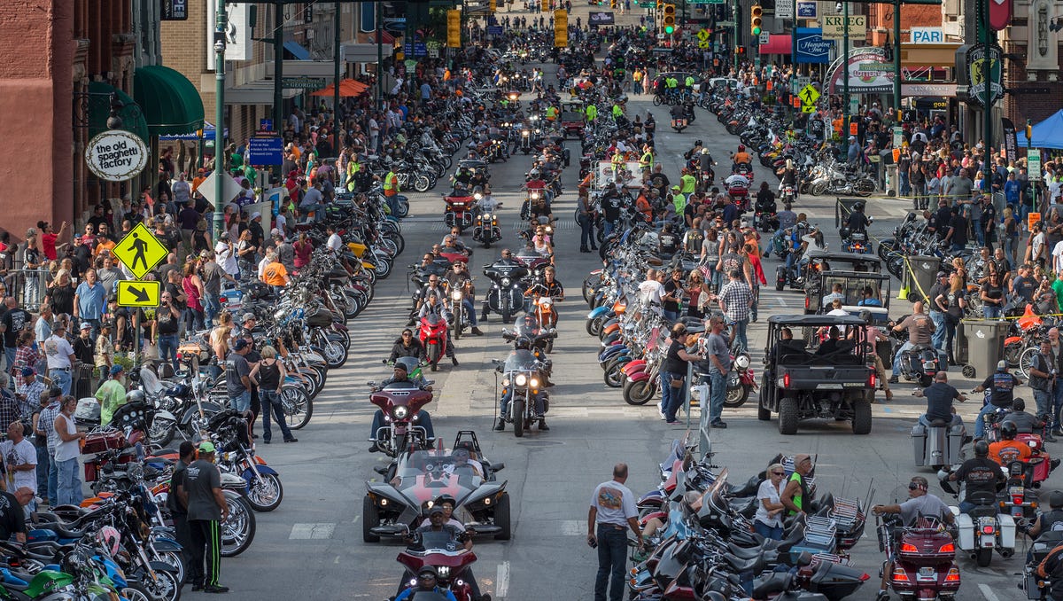 Thousands show up for Motorcycles on Meridian