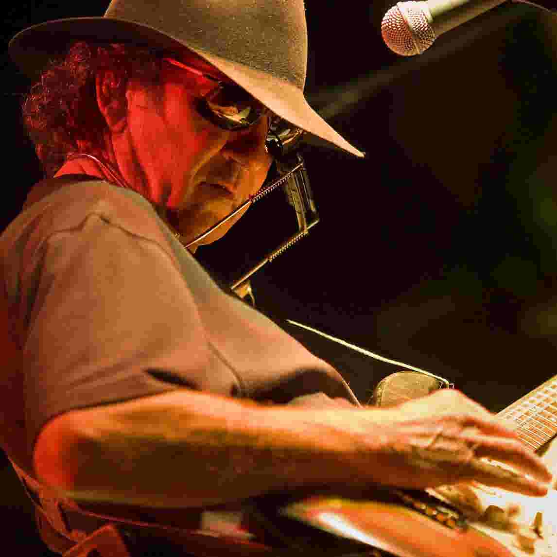 Tony joe white. Тони Такер блюзмен. Tony Joe Tony Joe White. Tony White певец.