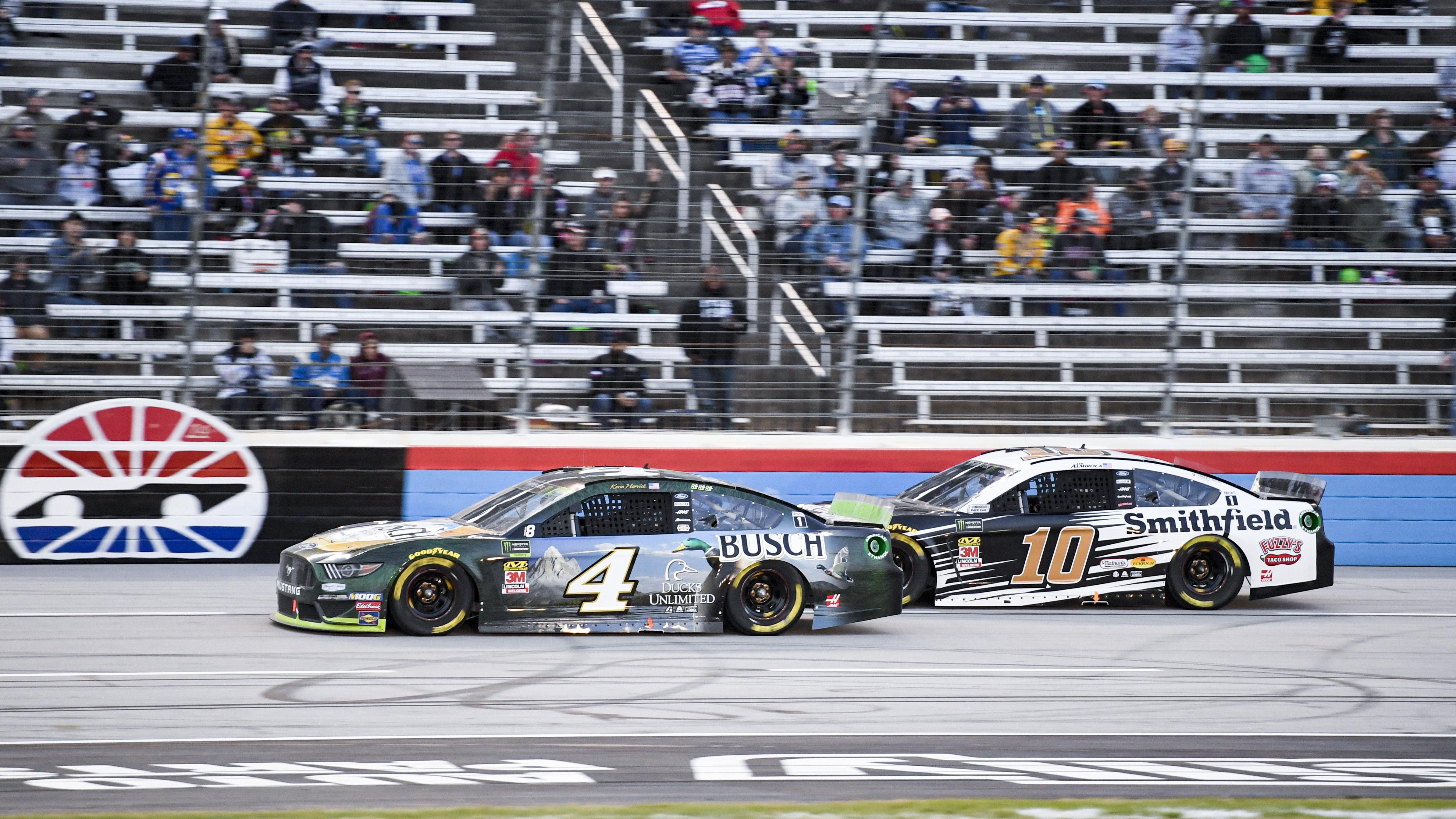 A Lot Of Room For Nascar Fans At Texas Due To Virus And Heat