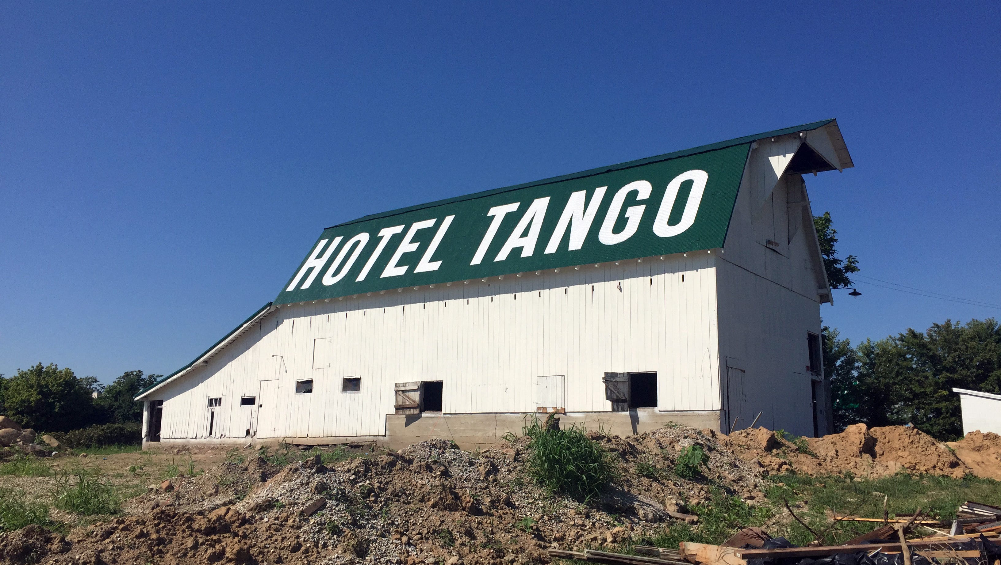 What S Up With The Hotel Tango Barn Off I 65