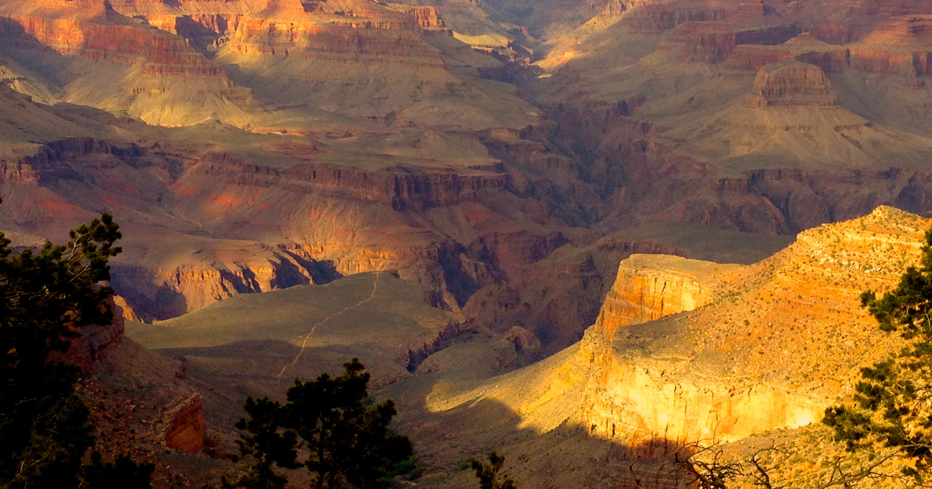 Easy Grand Canyon hikes at the South Rim and North Rim