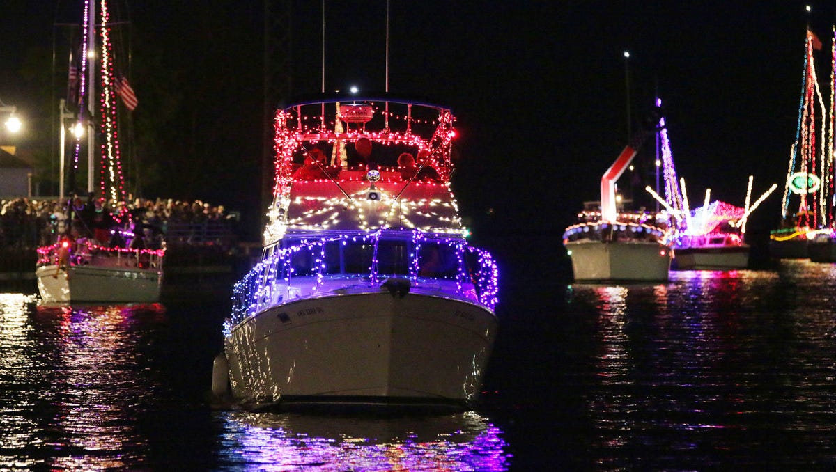 Night Sheboygan's colorful boat parade