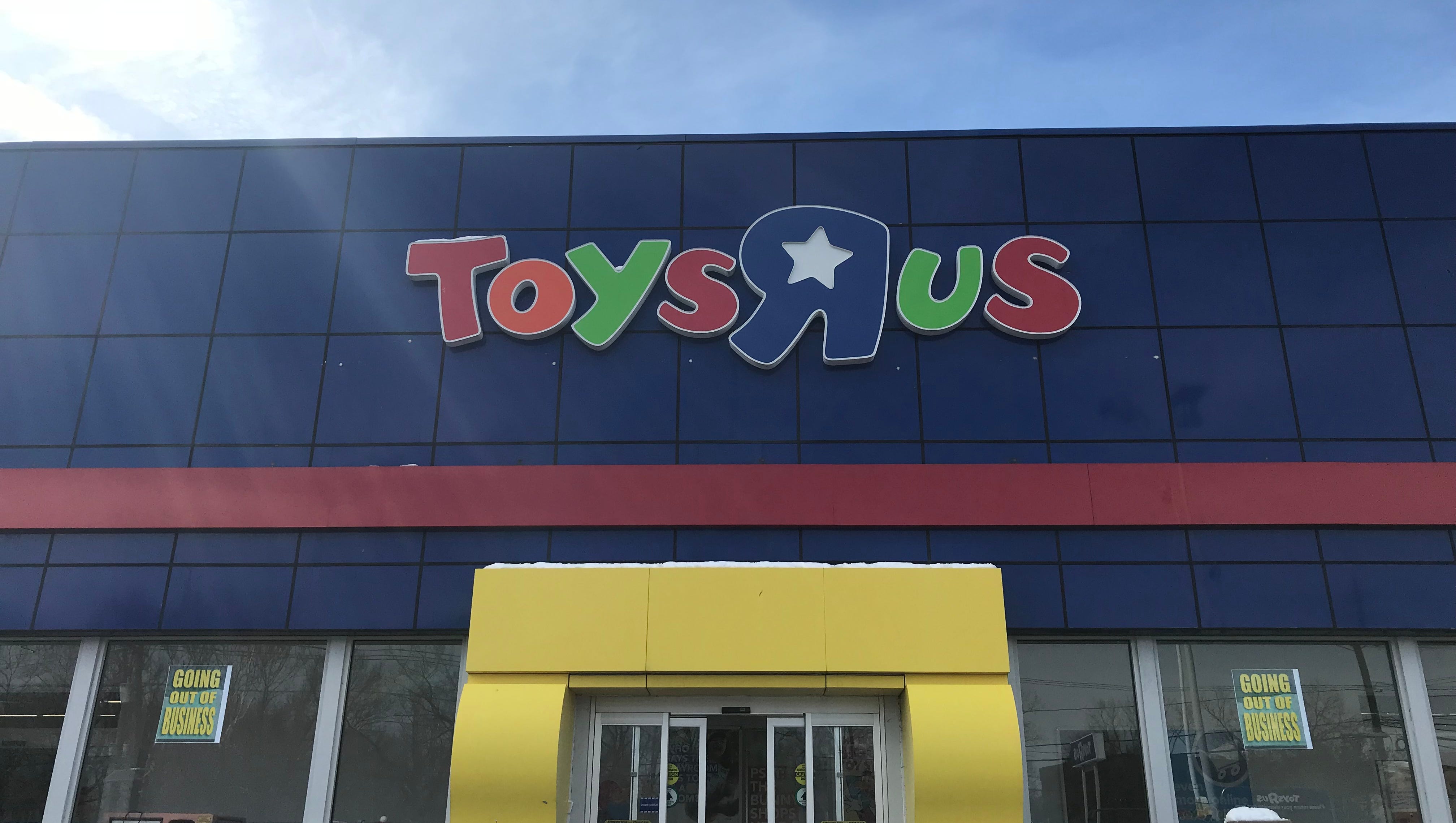Toys R Us Rave In The Uk Stopped By London Area Police