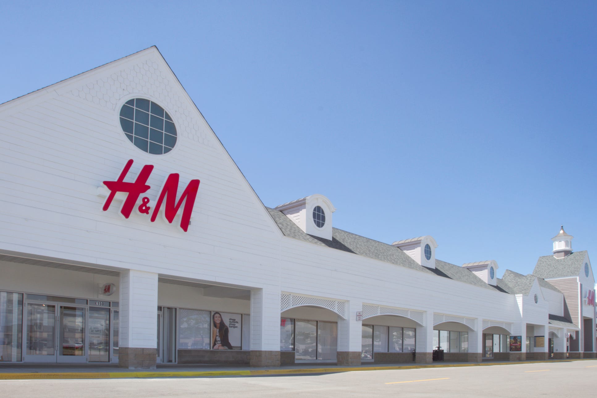 H&m tanger outlet hours best sale