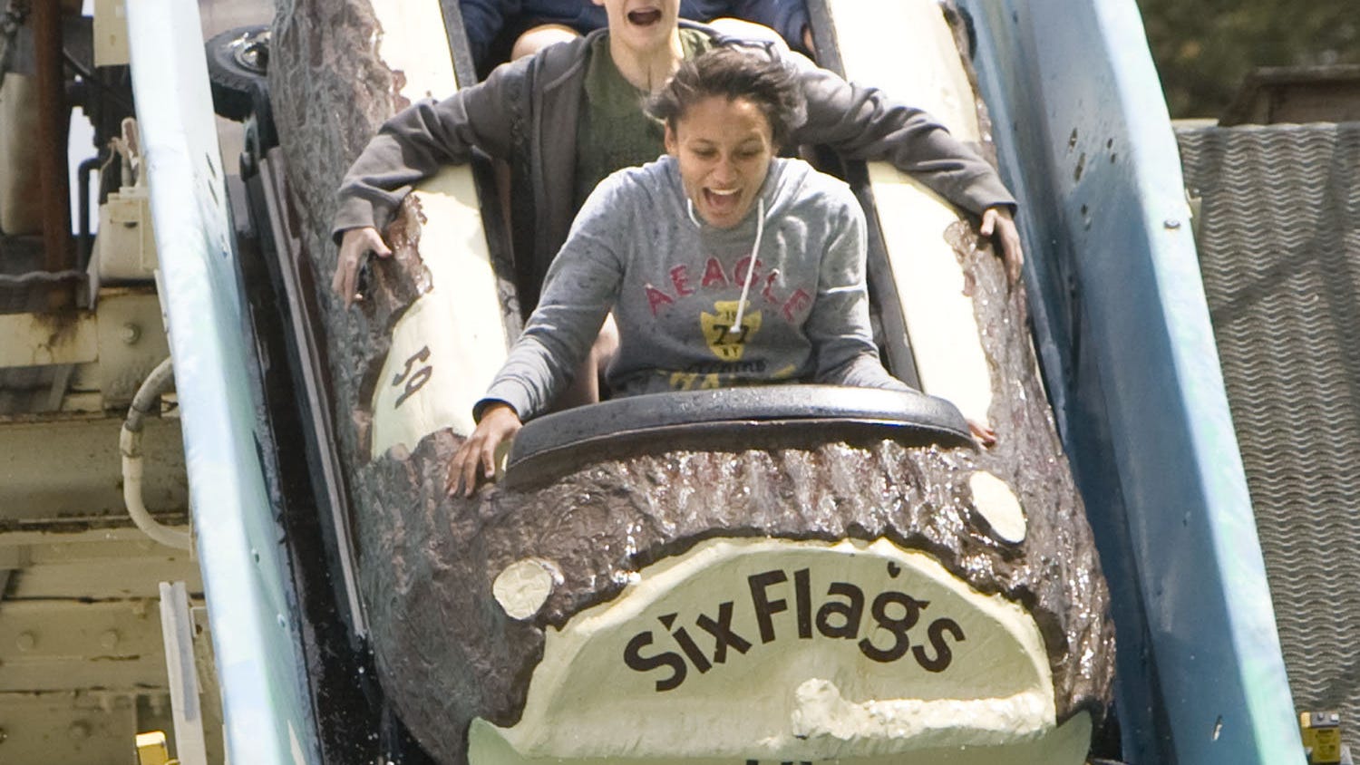 6 flags log flume accident