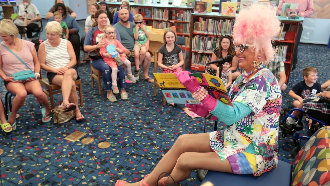 Drag Queen Story Hour With Bella Da Ball Returns This Fall September 11