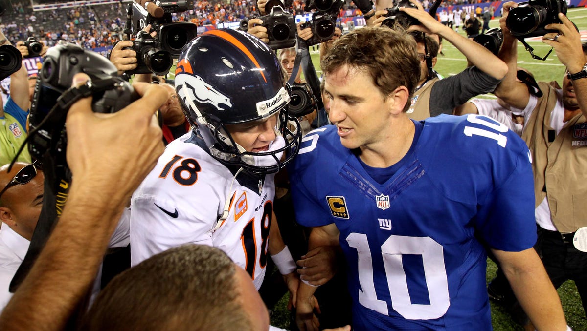 Football Brothers Peyton And Eli Manning