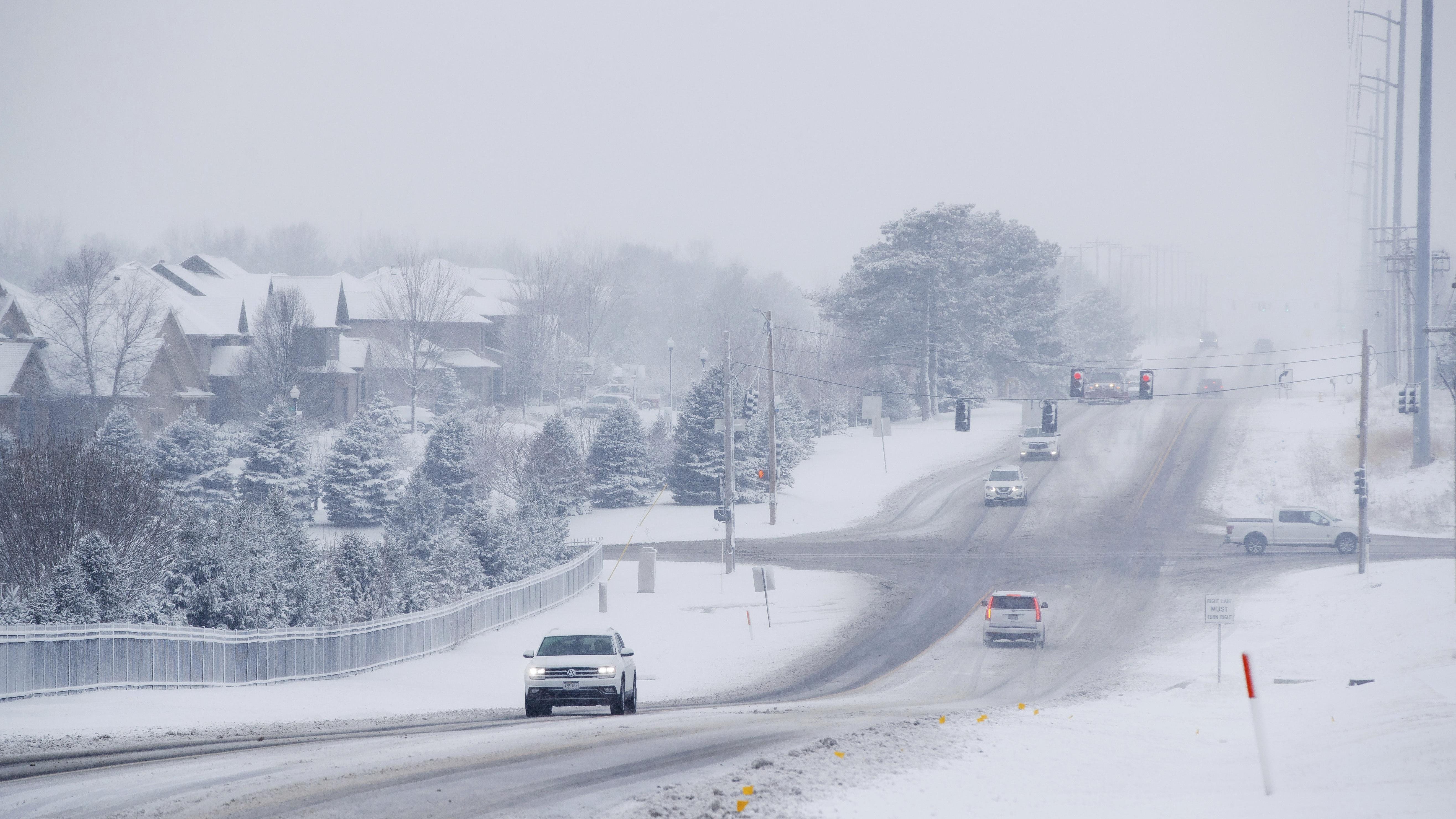 Storm Dumps Snow On Midwest At Least 5 Dead In Crashes   B99739017Z.1 20190112185219 000 GUA2B8EGL.2 0 