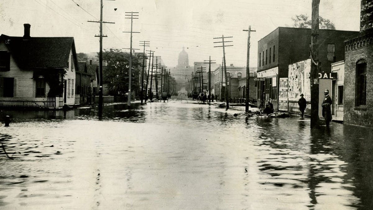 48 photos: Historic flooding in Iowa, 1903-1990