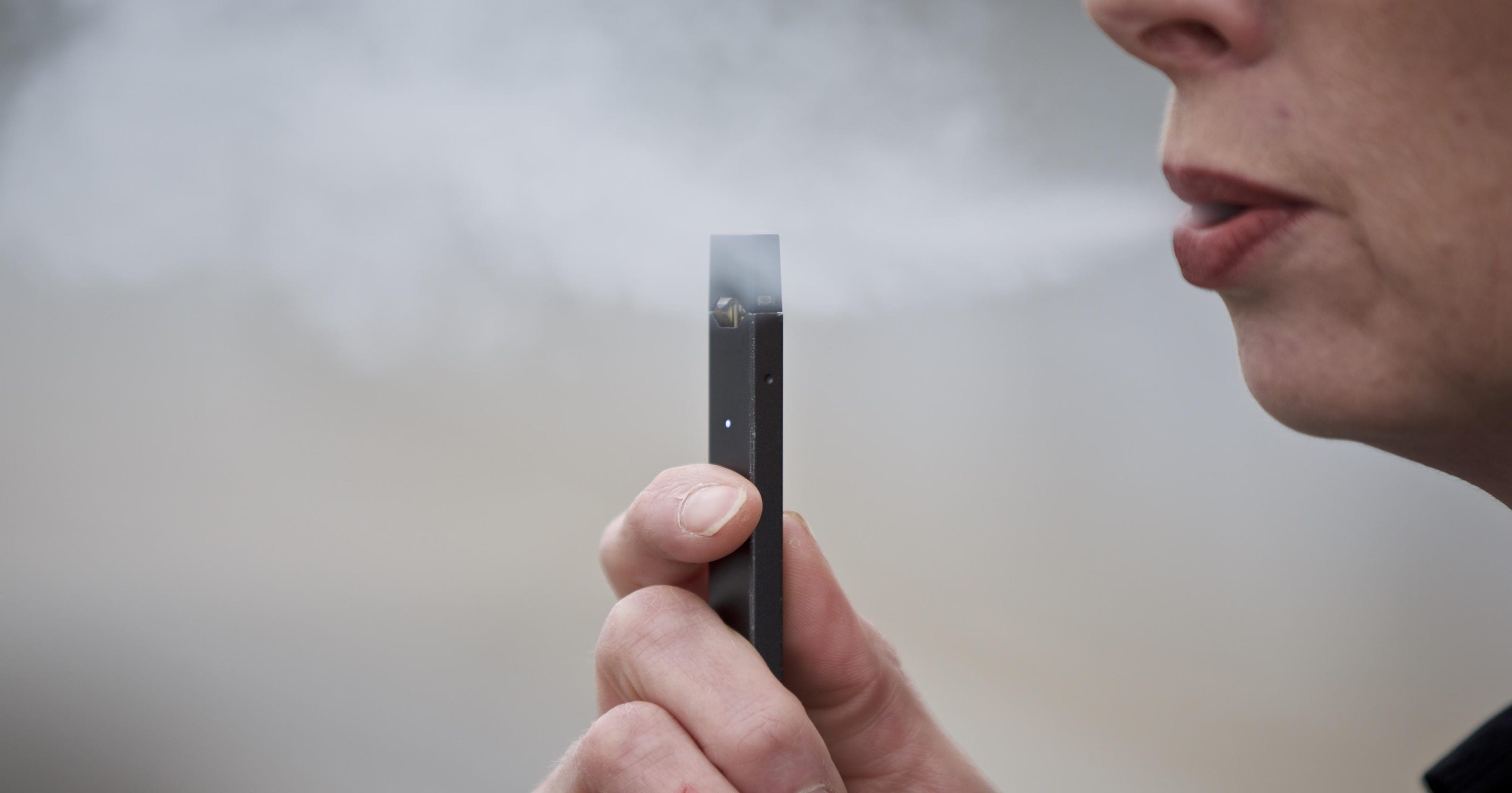 3200px x 1680px - Juul vape pen may be 'worst for kids, best for smokers'