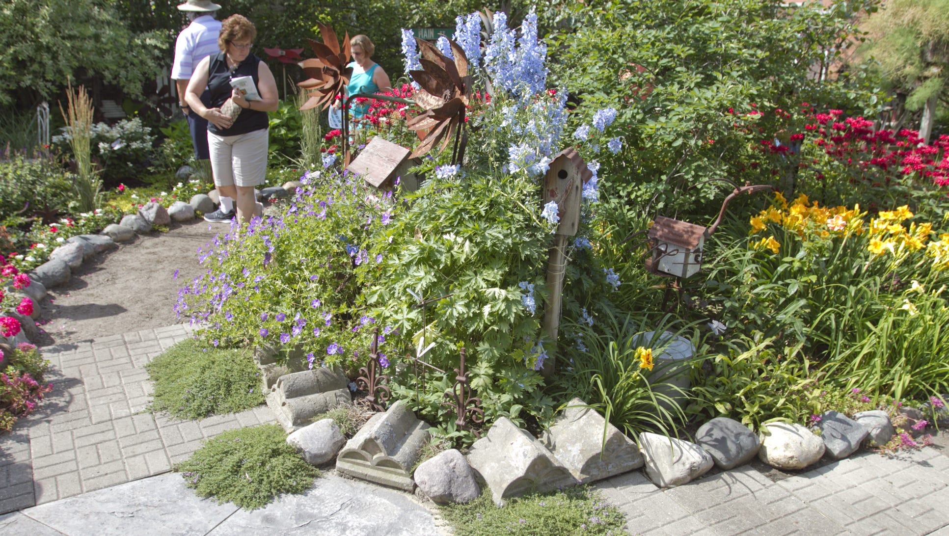 It's garden tour weekend in Livingston