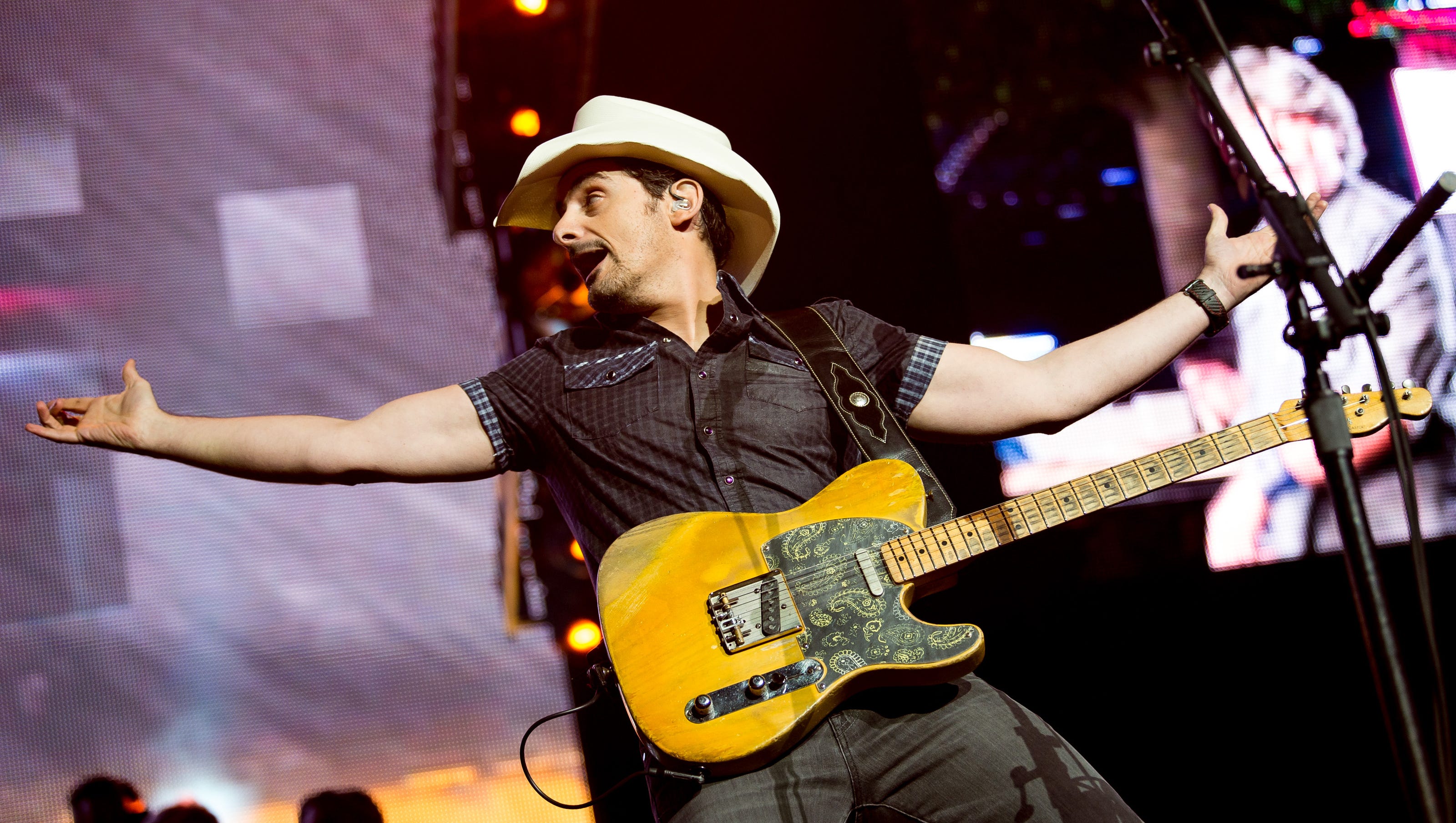 Brad Paisley at Nashville 'DriveIn' concert 'I hope we've given you a