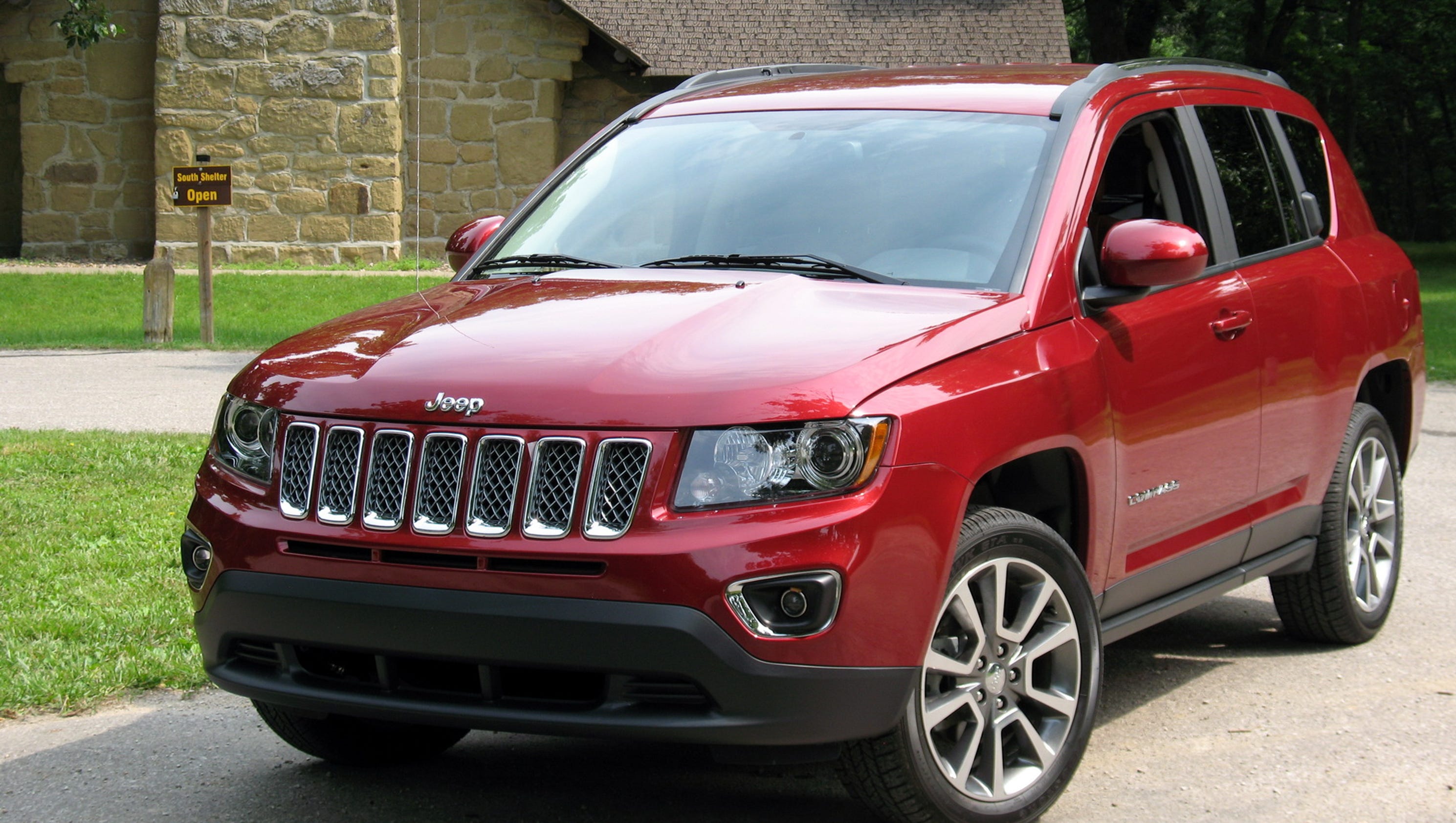 Compact Functionality: 2015 Jeep Compass SUV