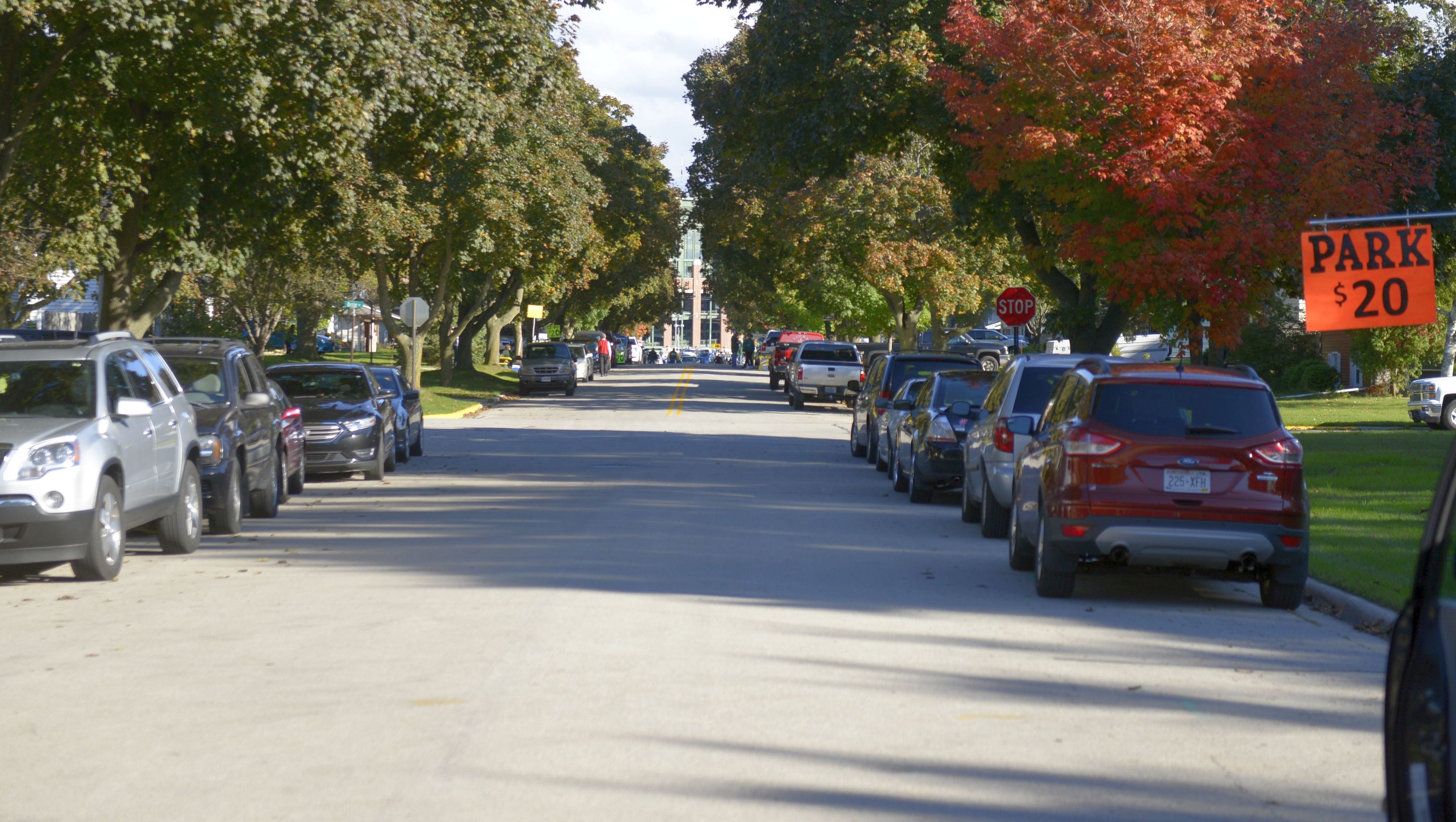 Parking Rates Rise Around Lambeau Field   636117949079458775  KB27525.JPG