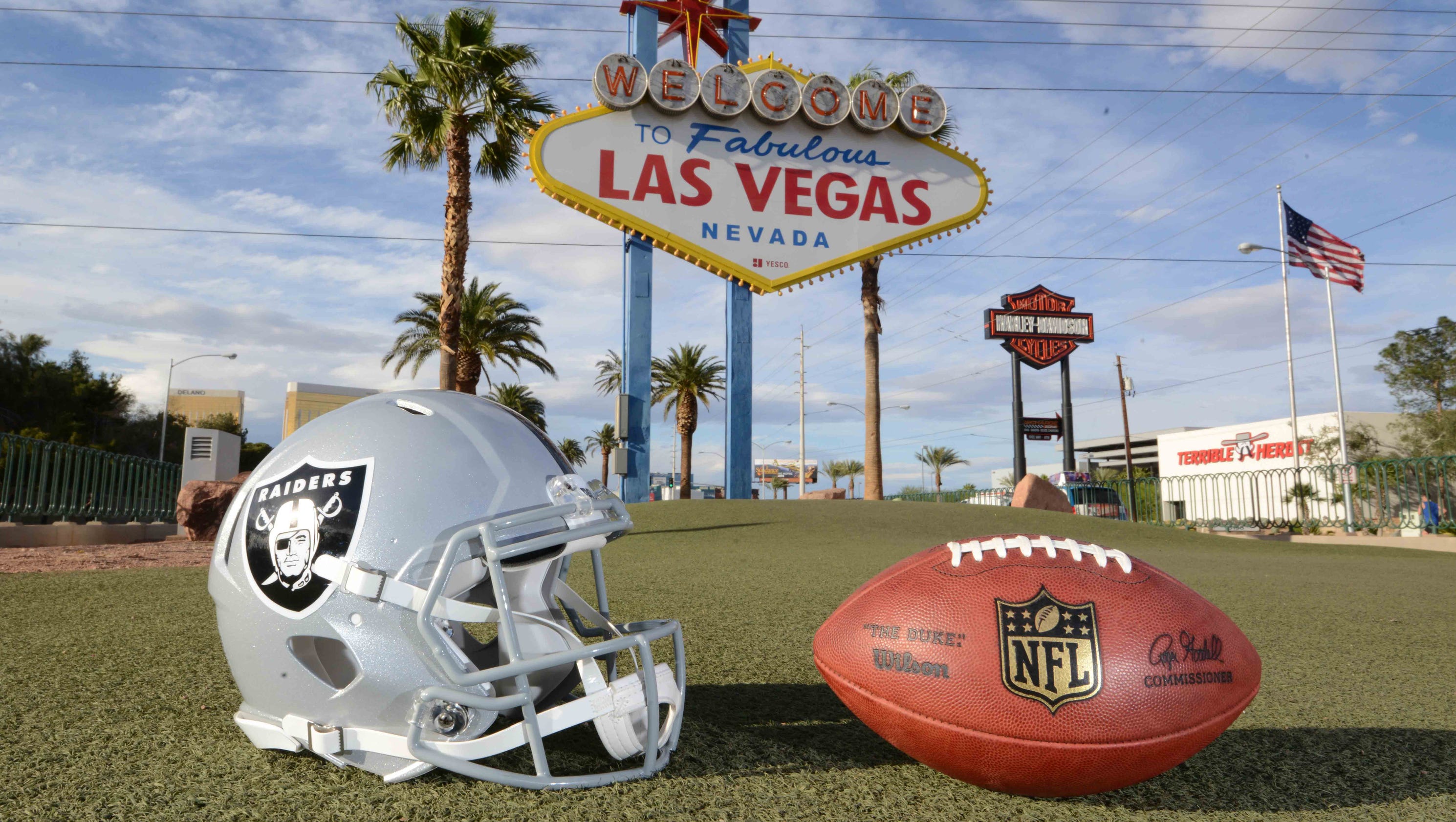 Loophole would allow mobile betting from Raiders&#39; Las Vegas stadium