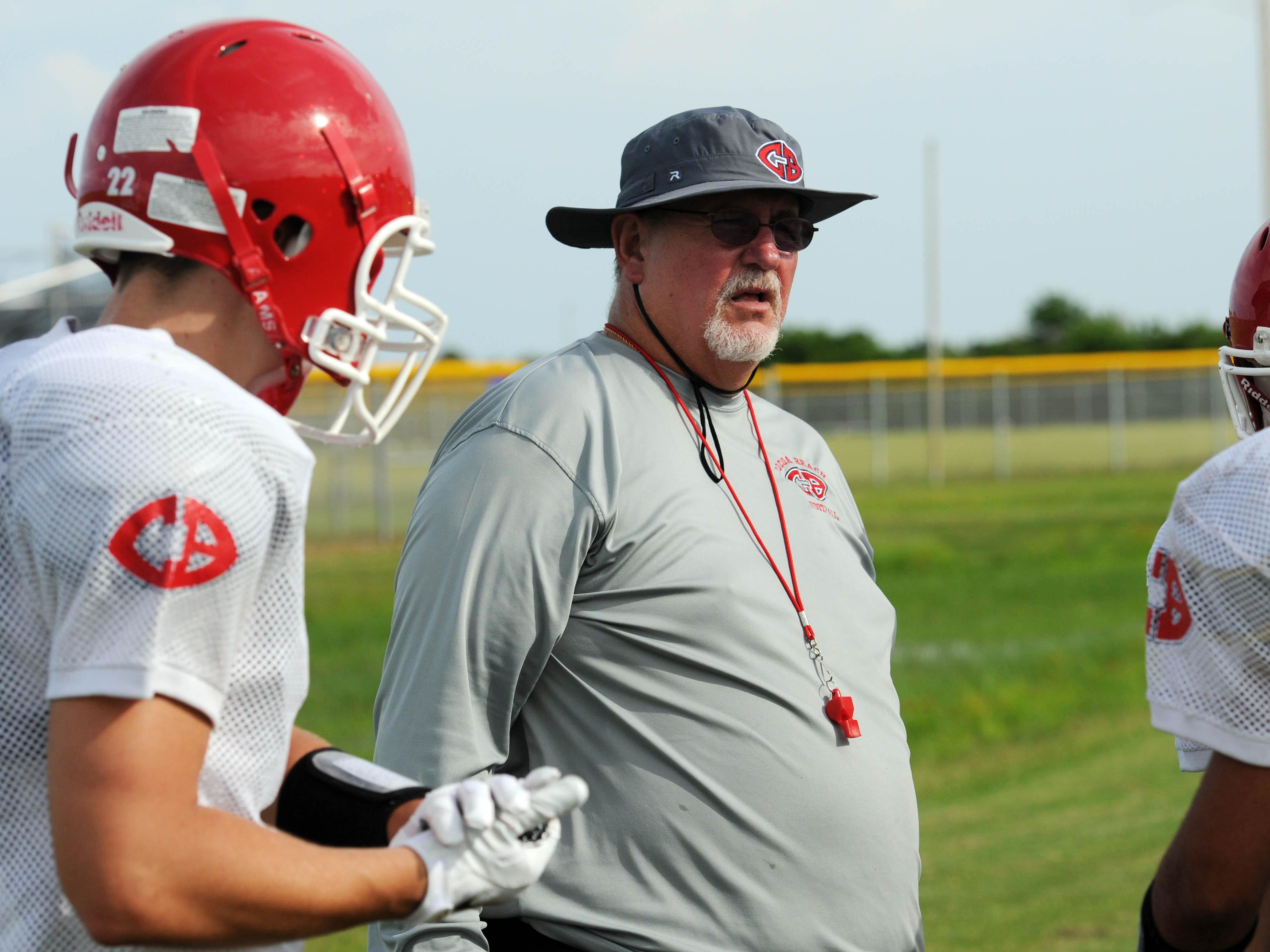 Q&A: Minutemen football coach Dave Lowe | USA TODAY High School Sports