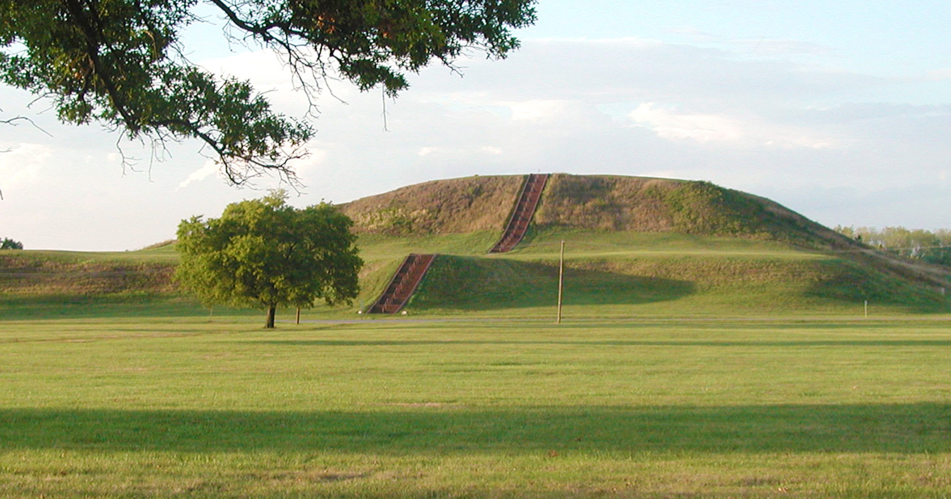 Can Newark Earthworks Replicate Cahokia Mounds Success