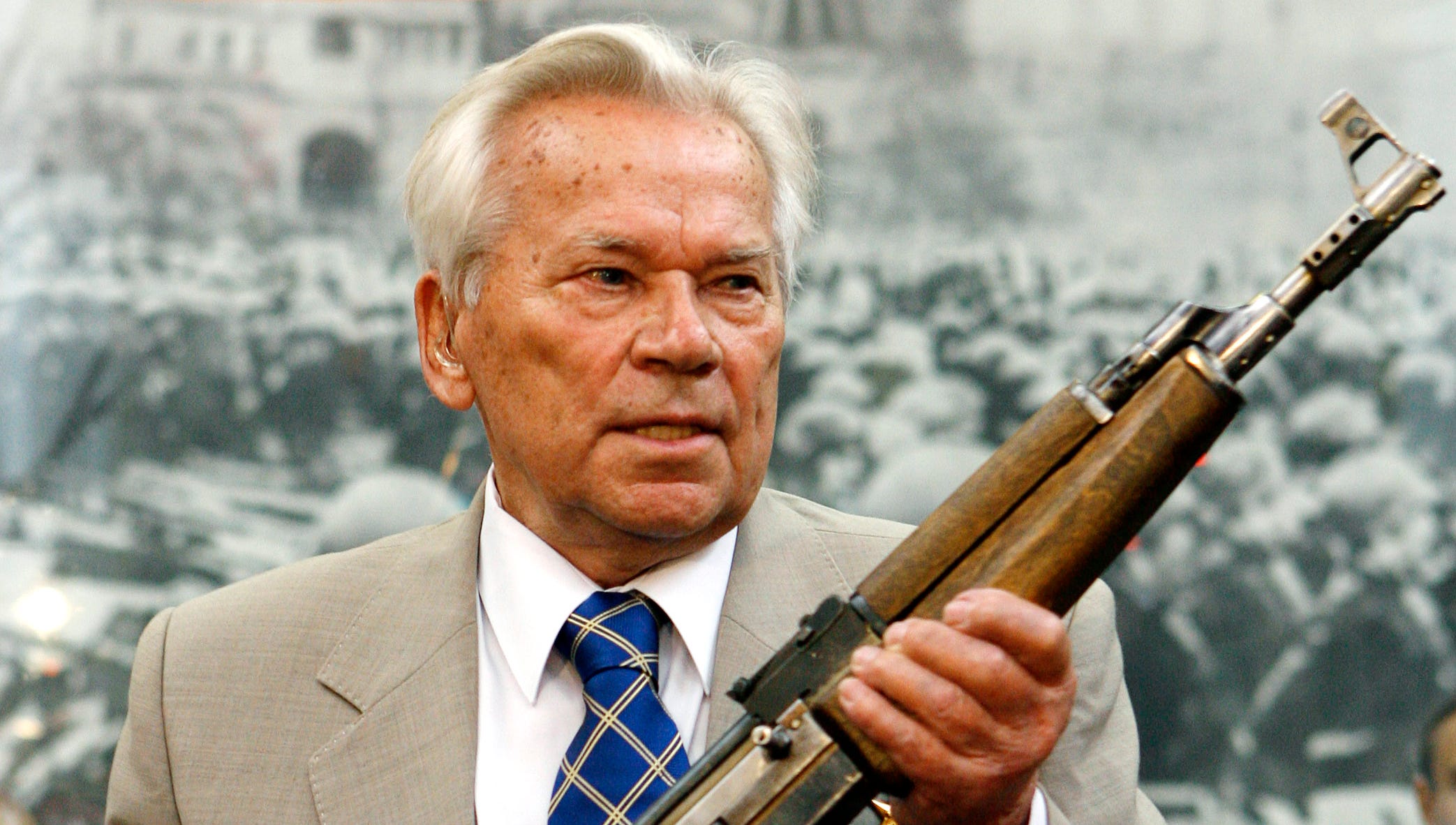 Bulleted List About Kalashnikov Inventor Of Ak 47