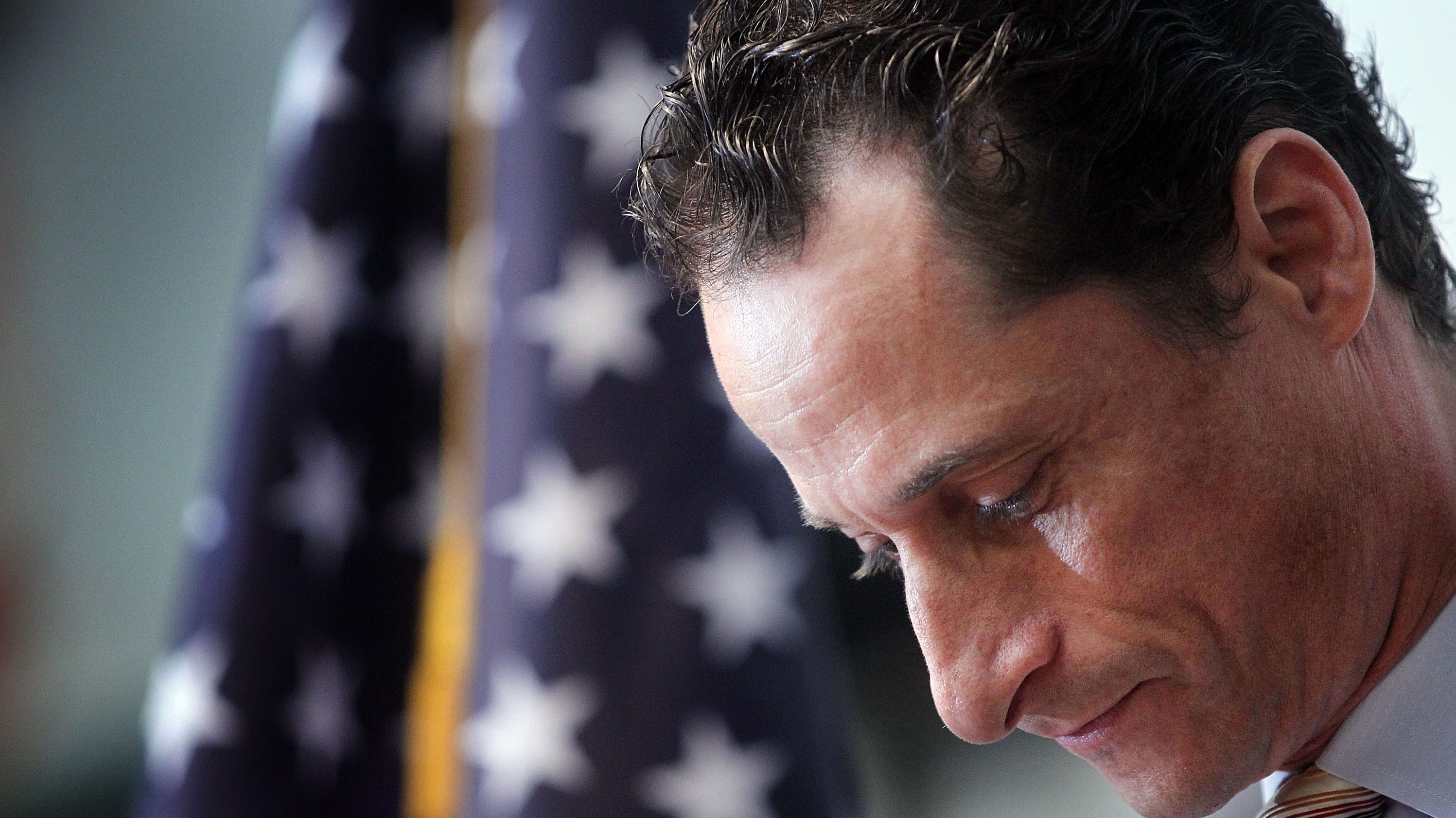 Anthony Weiner Caught In Another Sext Scandal Report 